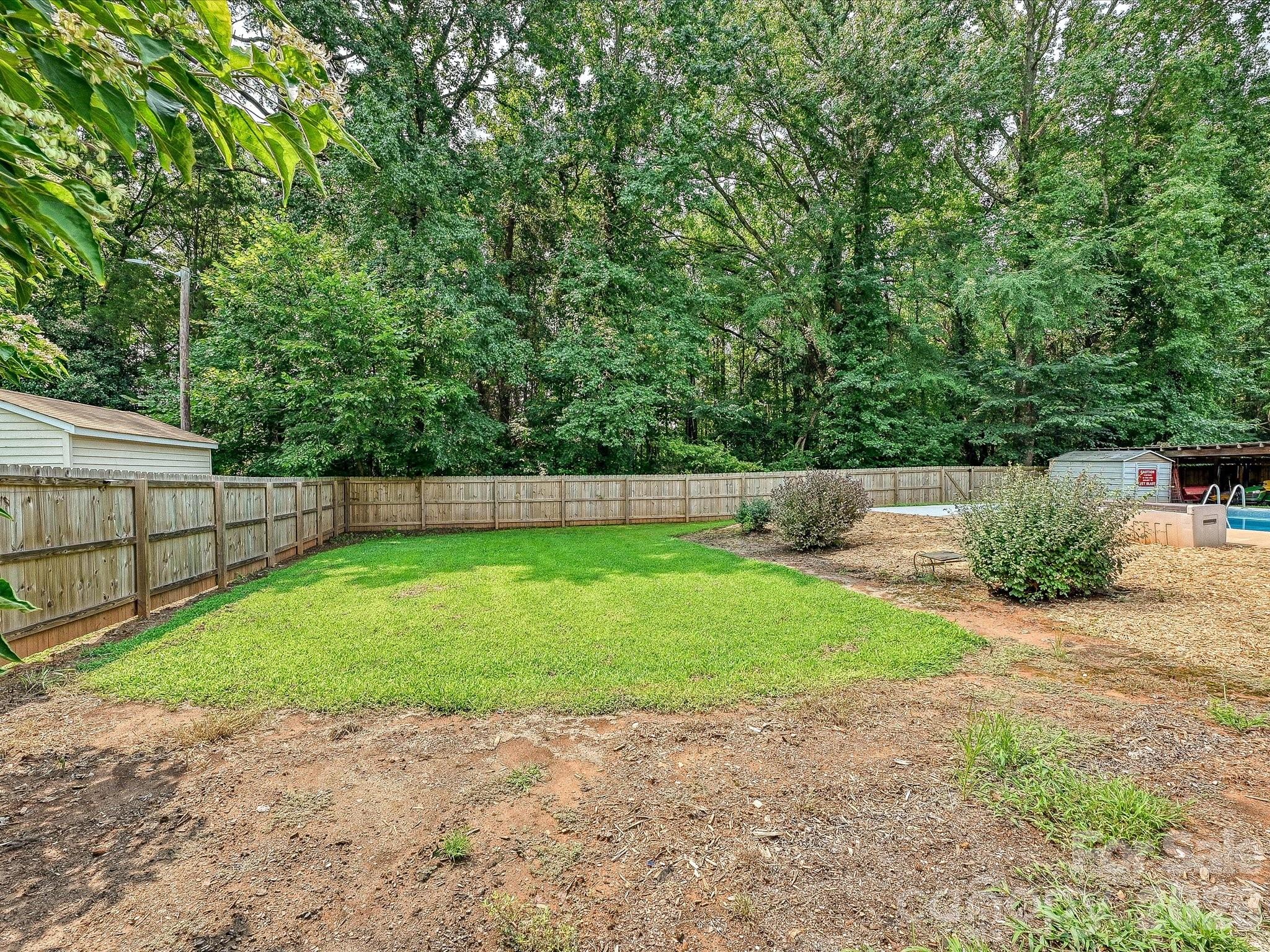 8812 Crestwood Drive Property Photo 33
