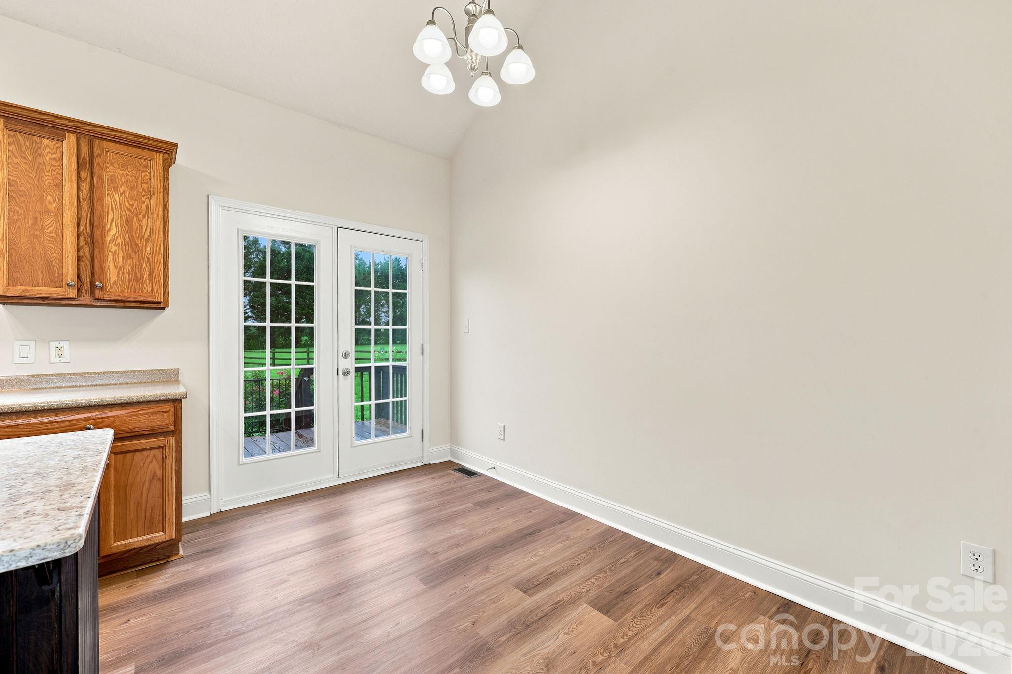 150 Evening Drive Property Photo 11