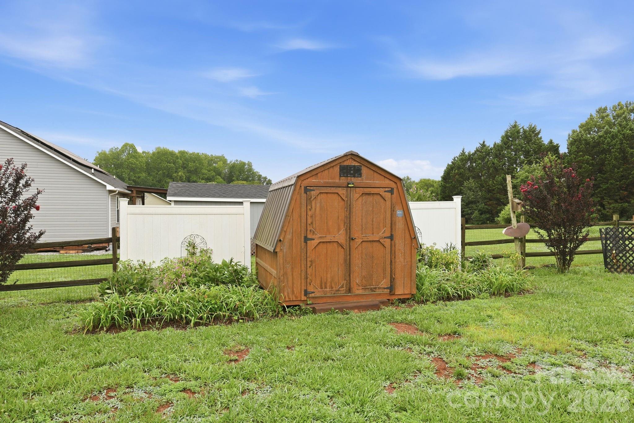 150 Evening Drive Property Photo 22