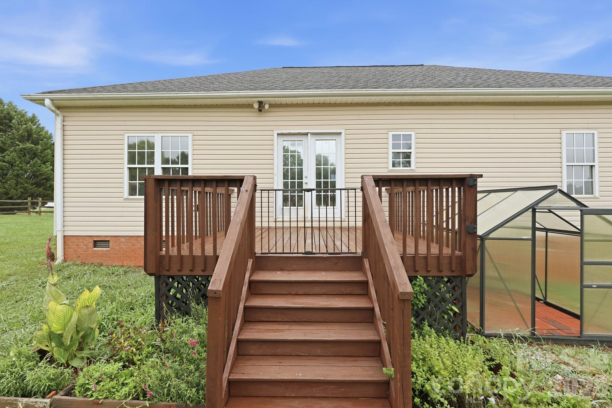 150 Evening Drive Property Photo 23