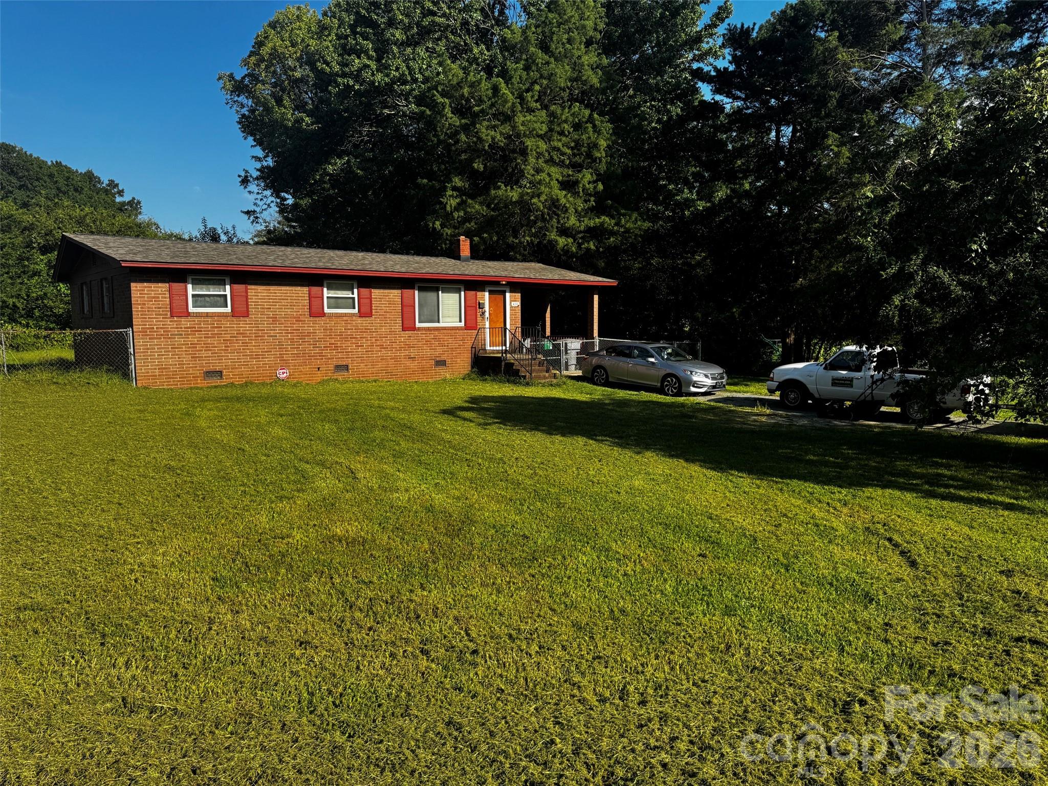436 Drury Drive Property Photo 2