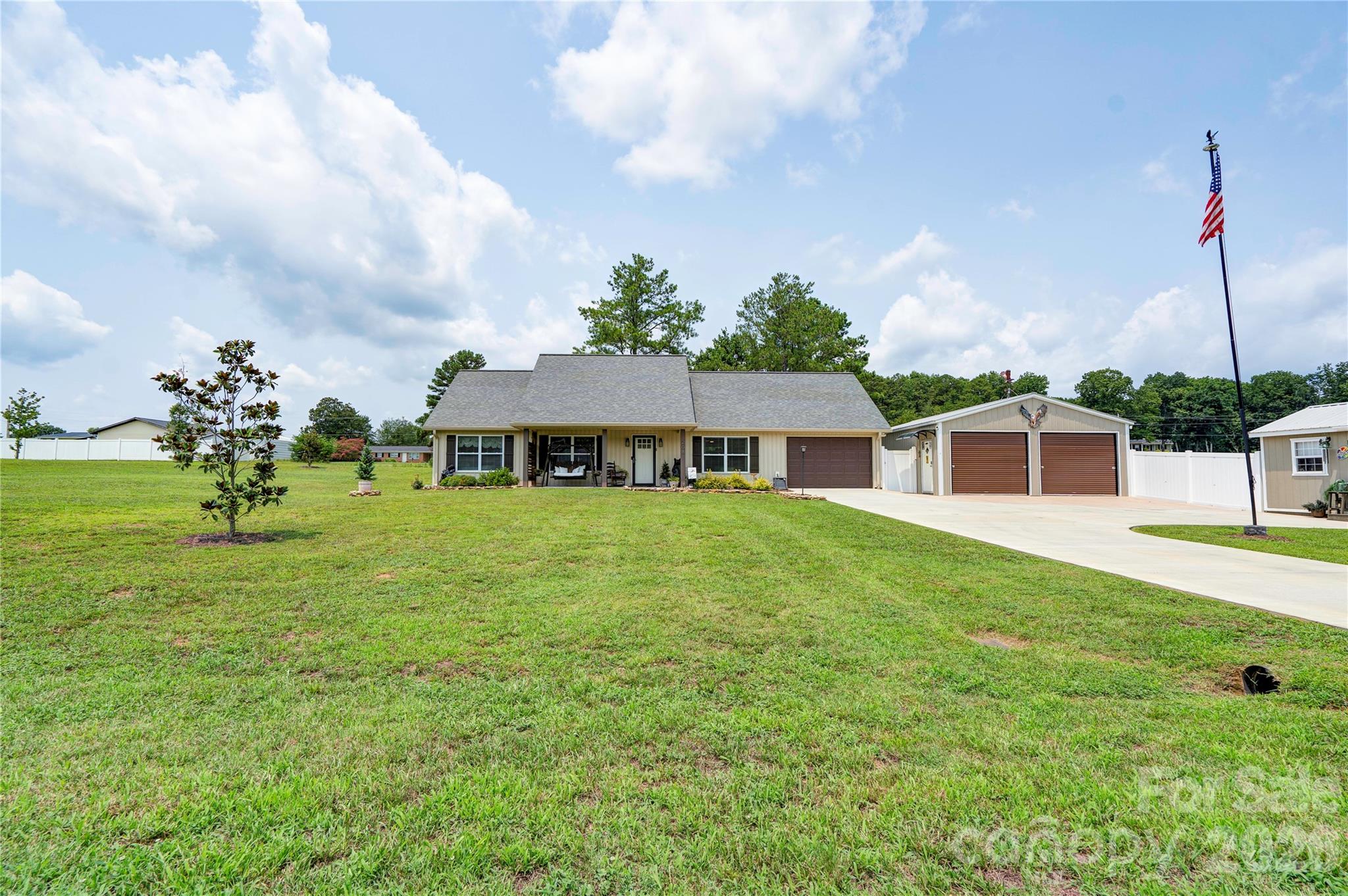 208 Enid Street Property Photo 1