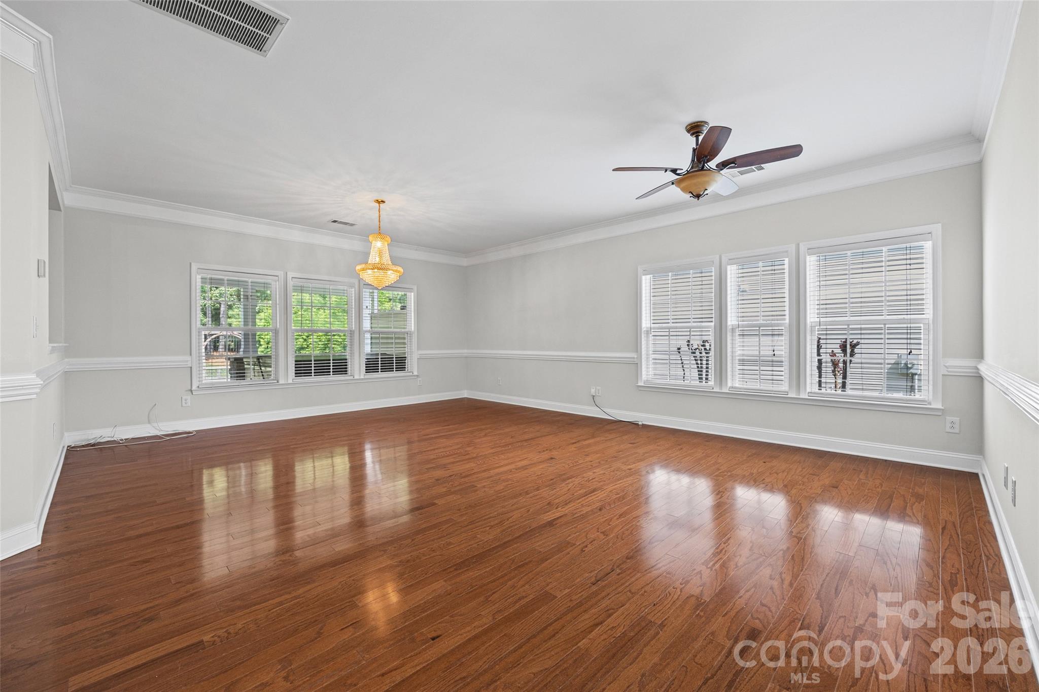 9513 Seamill Road Property Photo 7