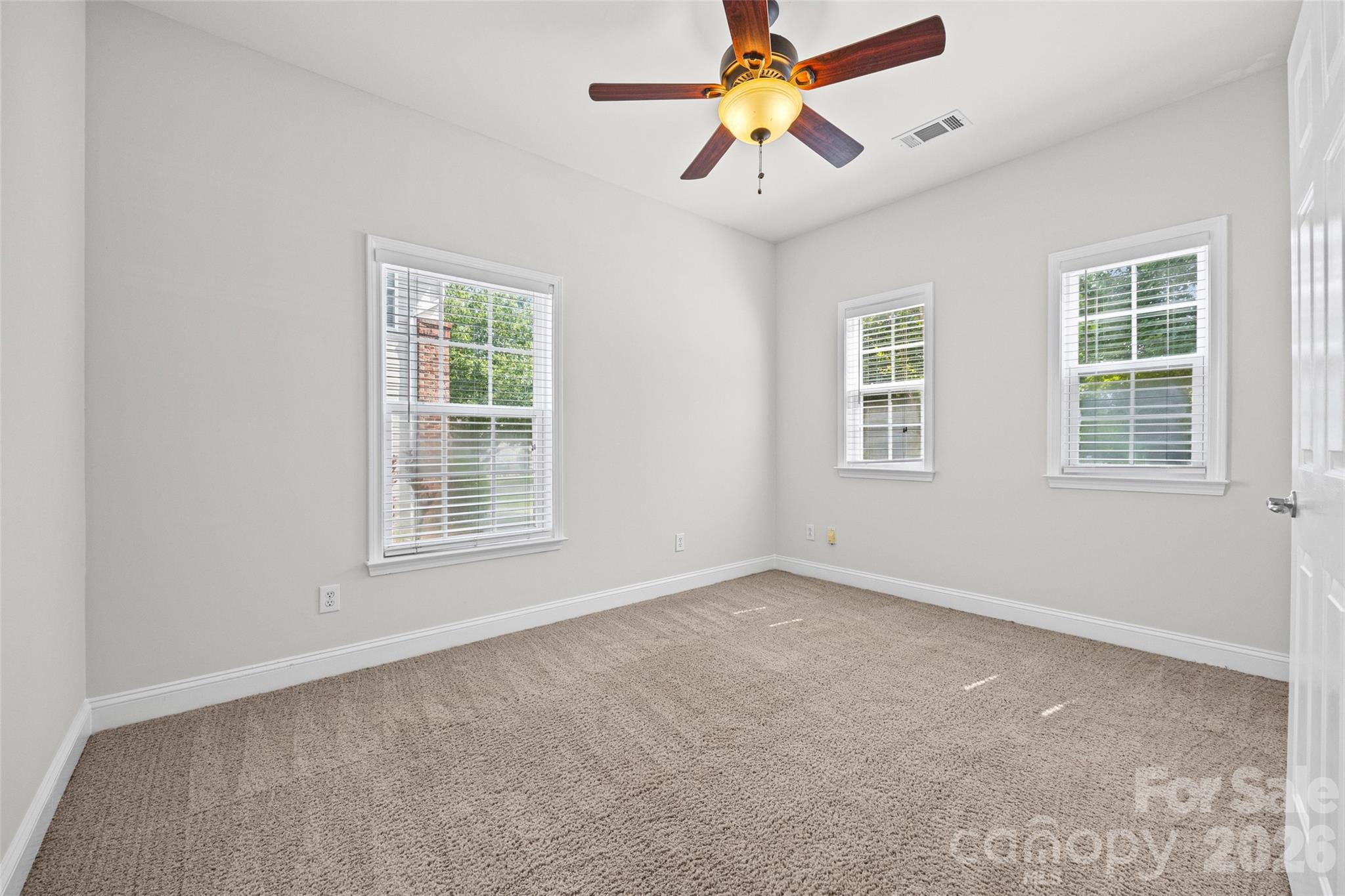9513 Seamill Road Property Photo 27