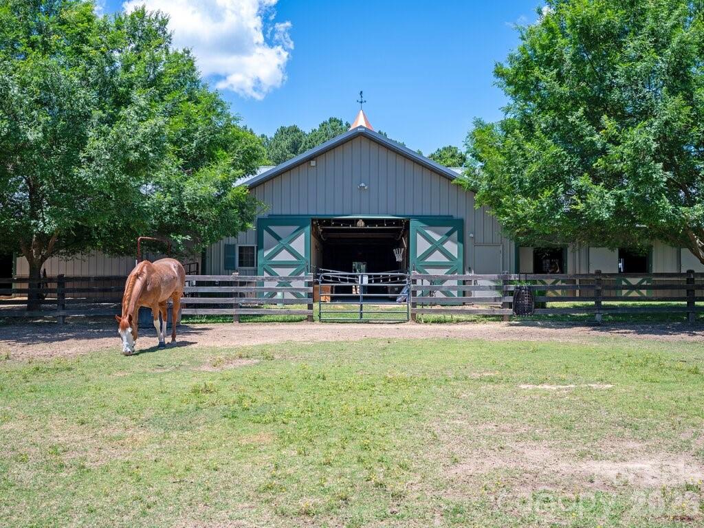 19021 Youngblood Road 10 Property Photo 5