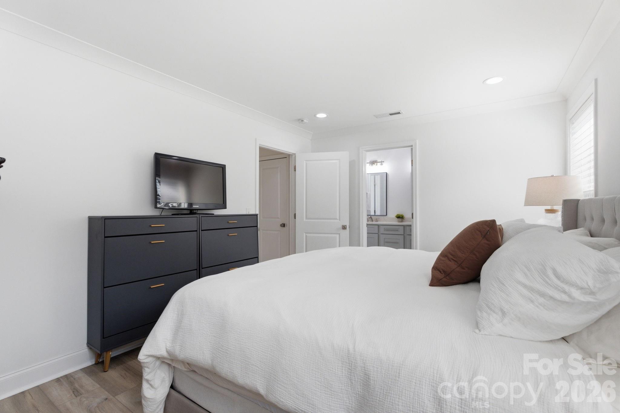 2639 Englehardt Street Property Photo 8