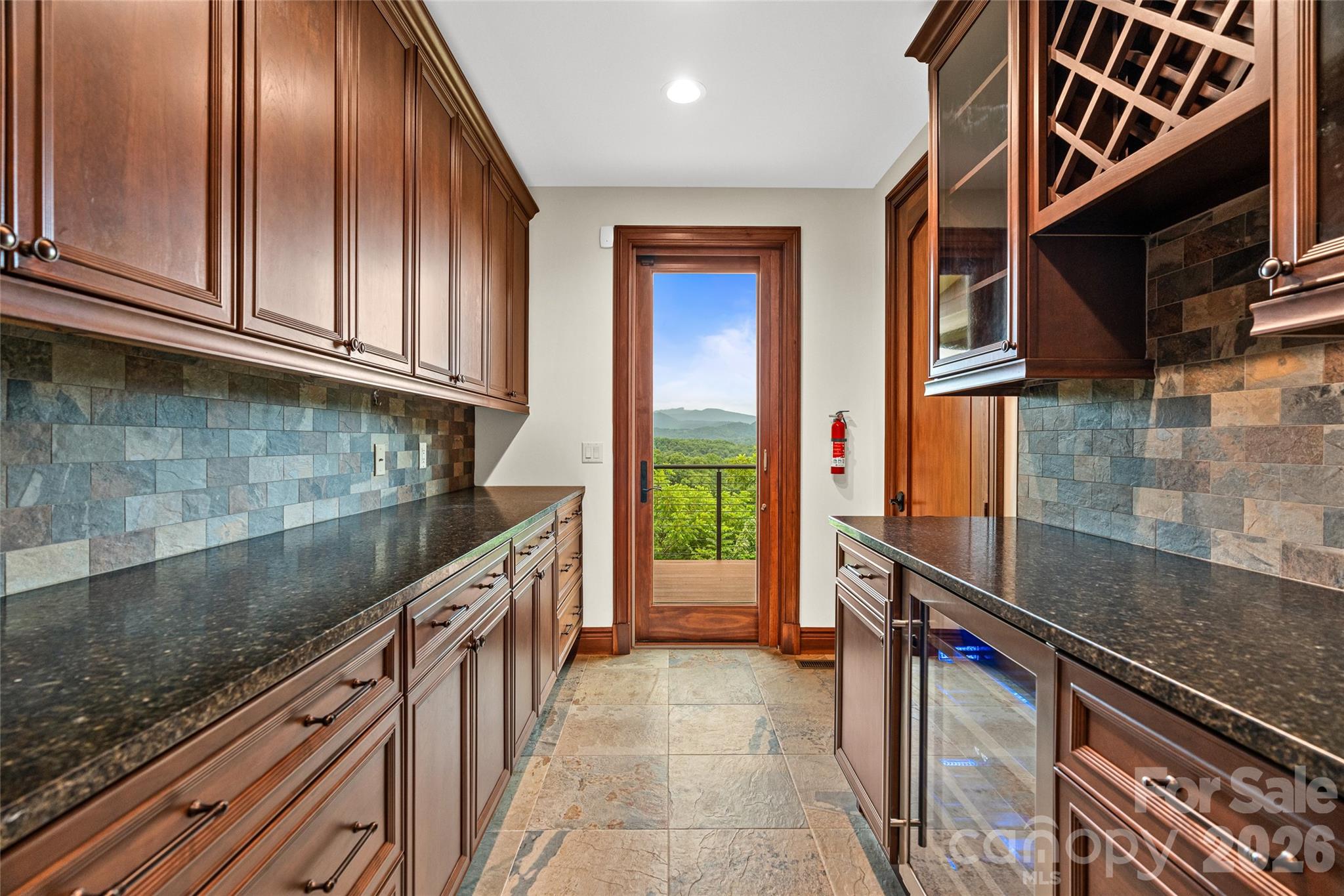 946 Ridge Road Property Photo 18