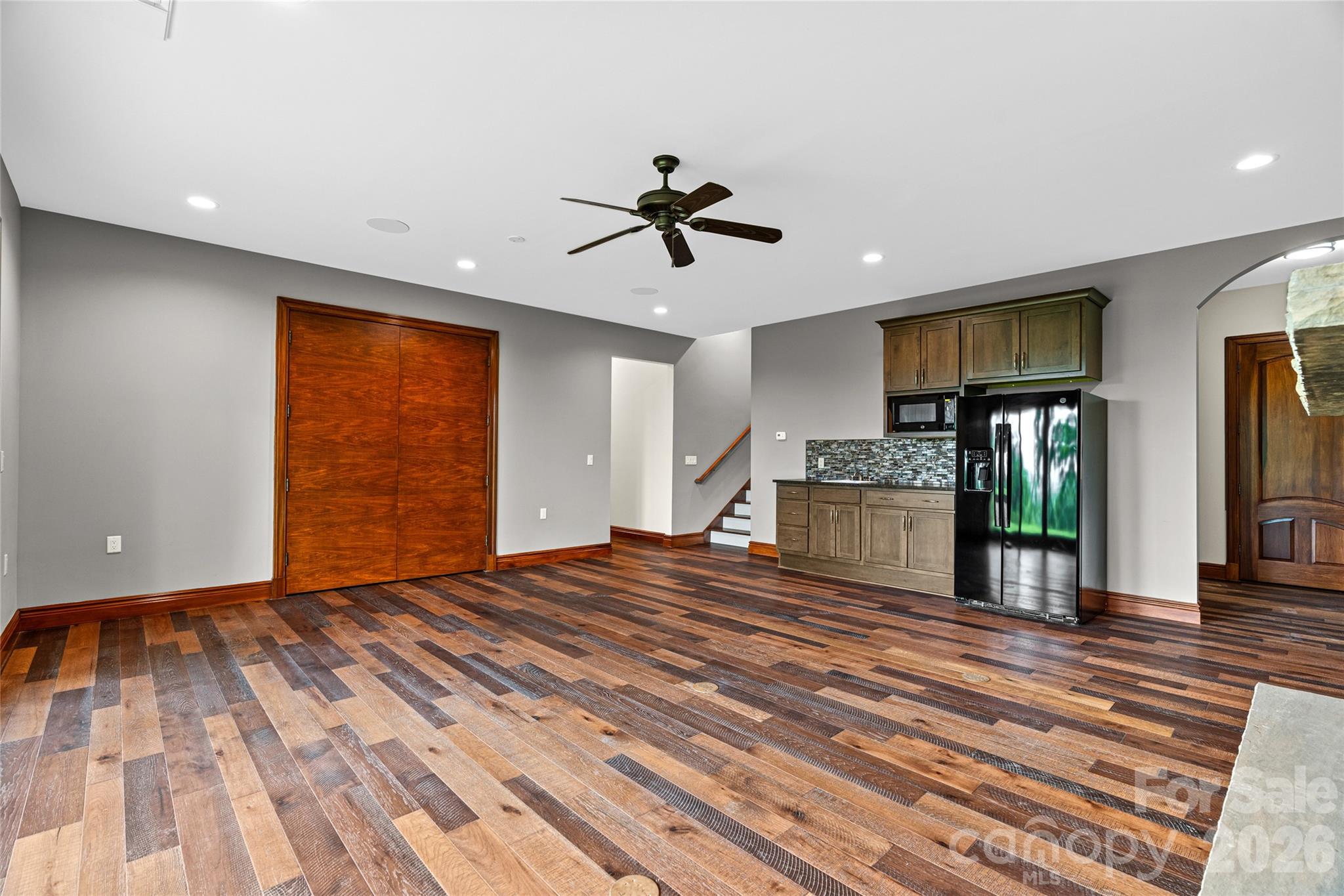 946 Ridge Road Property Photo 44