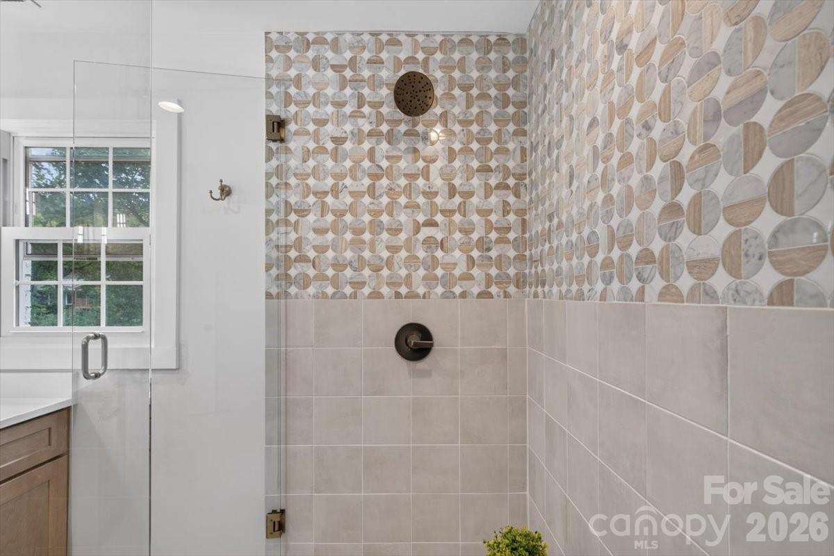 4752 Autumn Leaf Lane Property Photo 23