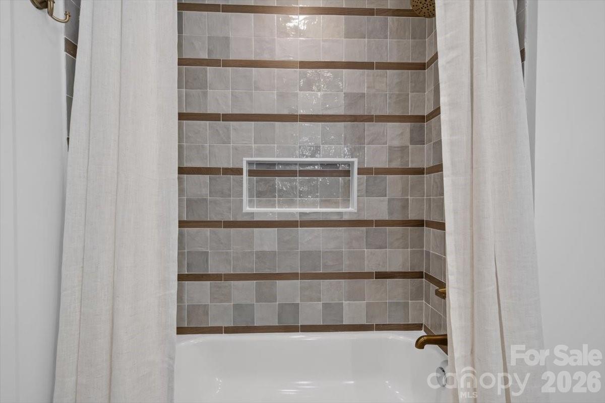 4752 Autumn Leaf Lane Property Photo 39