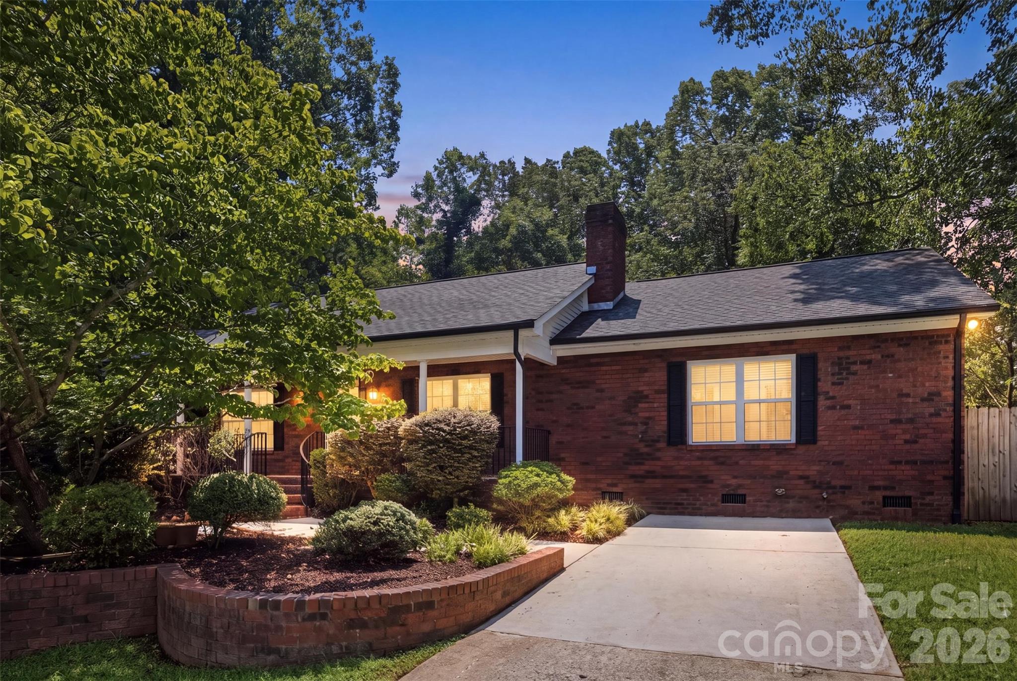 125 Shady Bluff Drive Property Photo 1