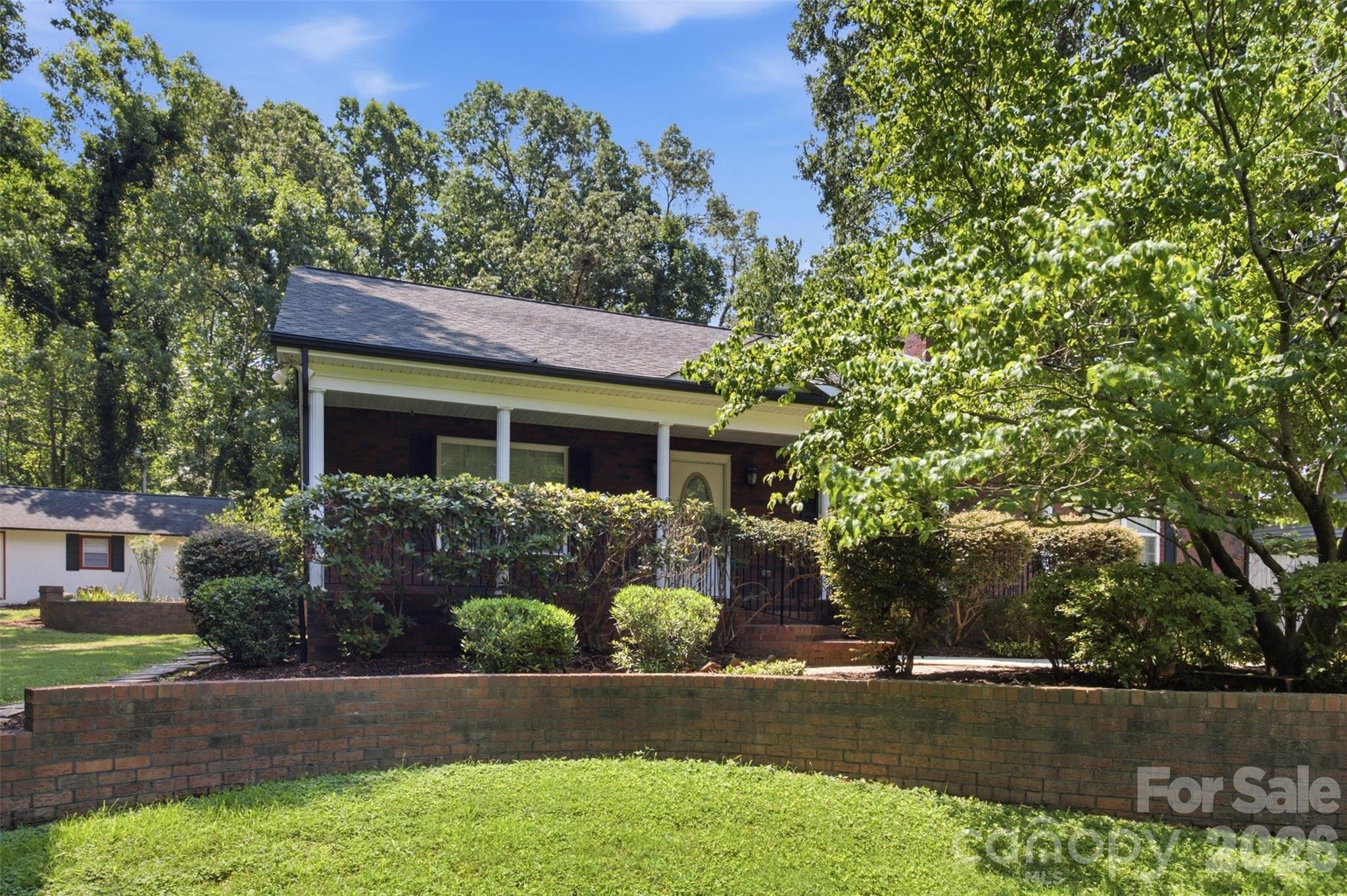 125 Shady Bluff Drive Property Photo 2