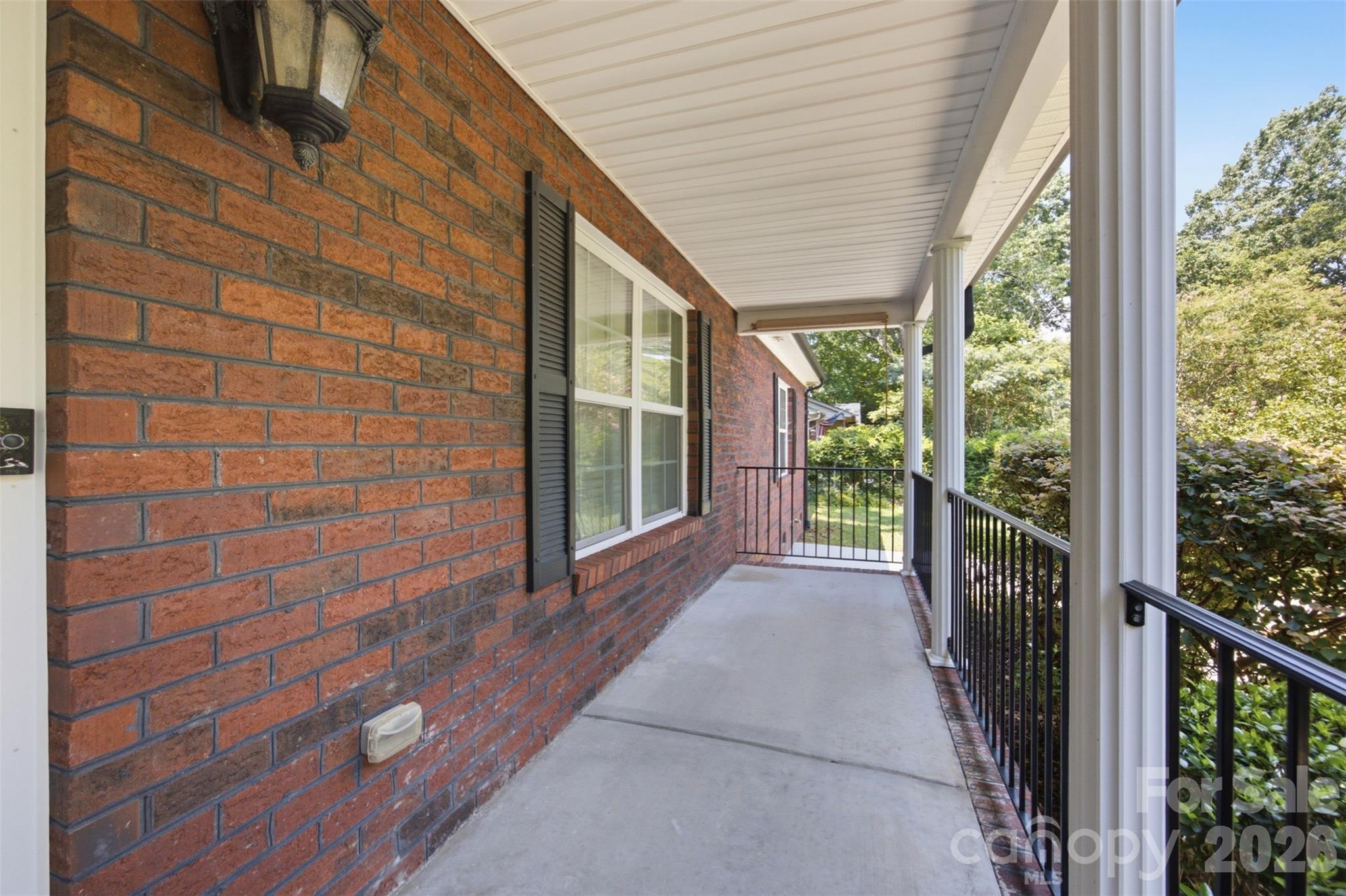 125 Shady Bluff Drive Property Photo 4