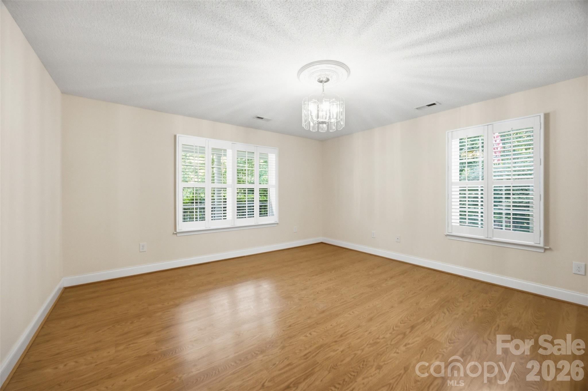 125 Shady Bluff Drive Property Photo 7