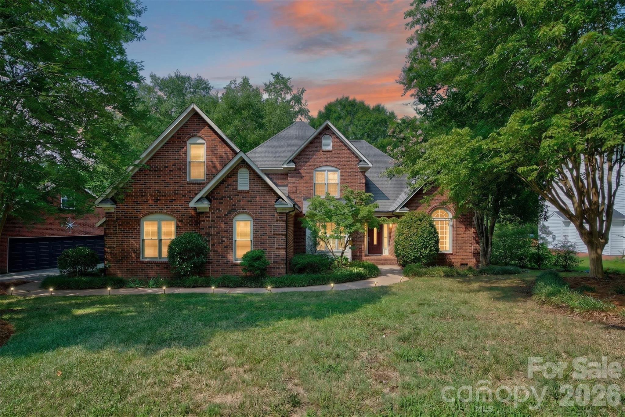 5301 Woodridge Drive Property Photo 1