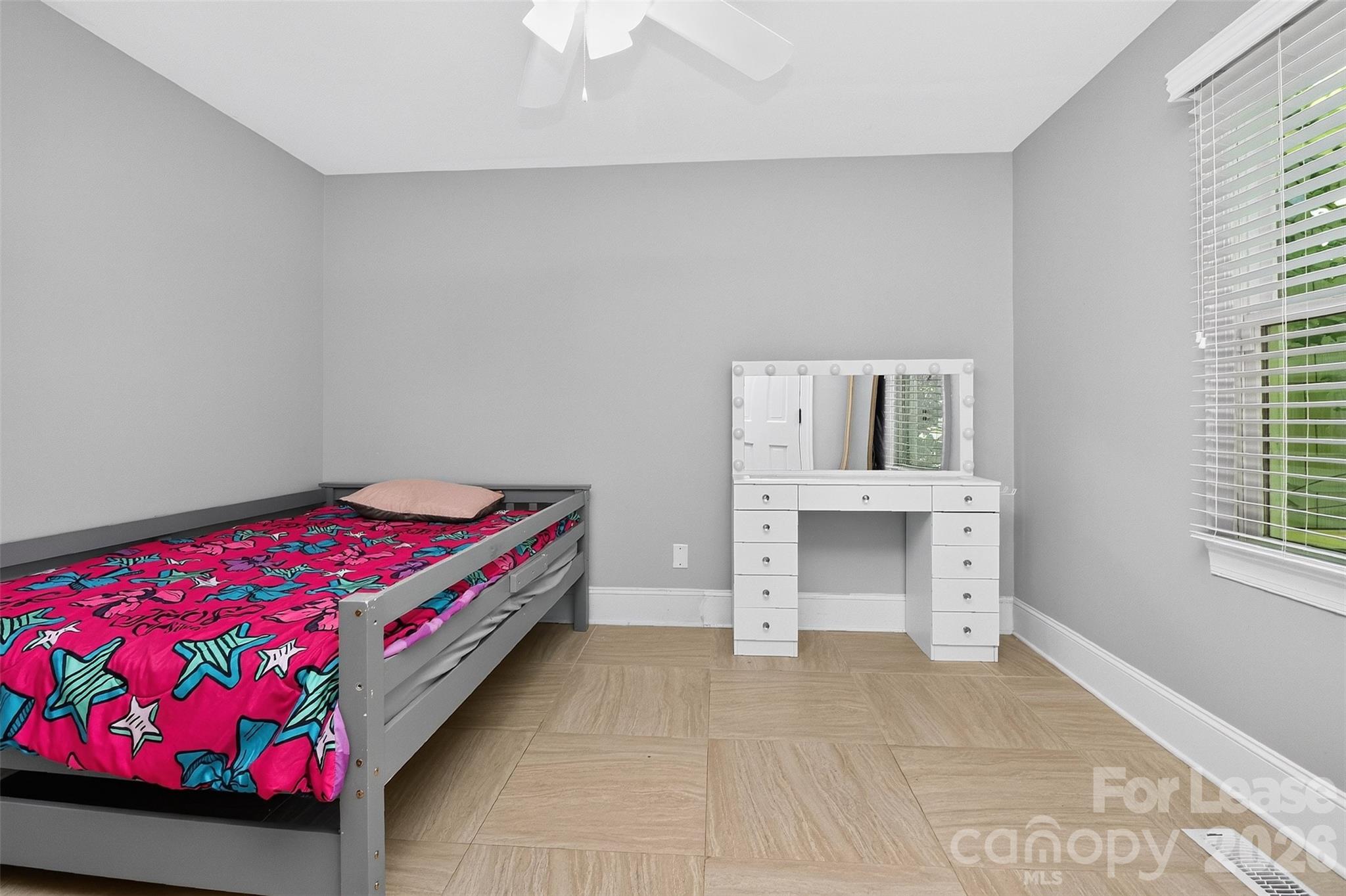 9704 Saddle Avenue Property Photo 27