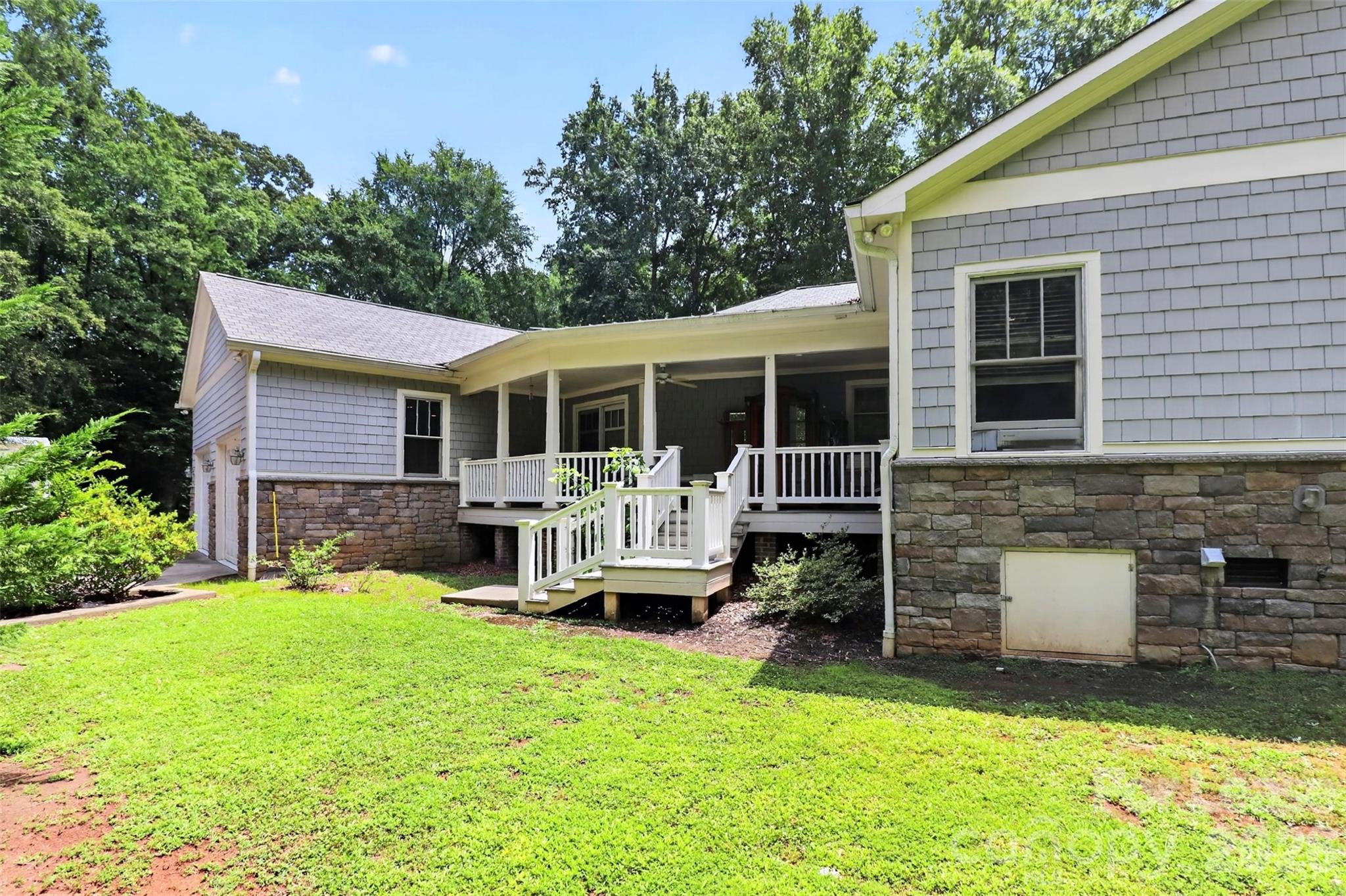 9704 Saddle Avenue Property Photo 31