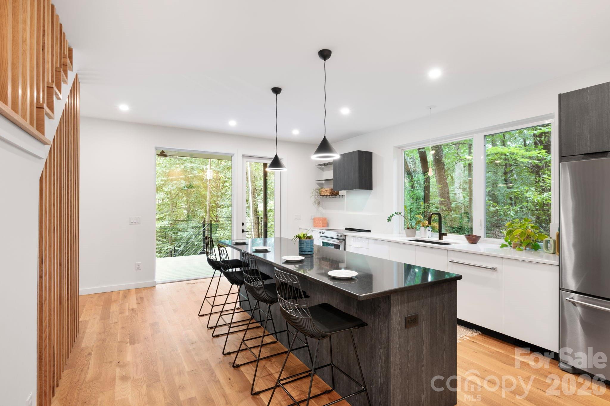 190 Rumbough Place Property Photo 3
