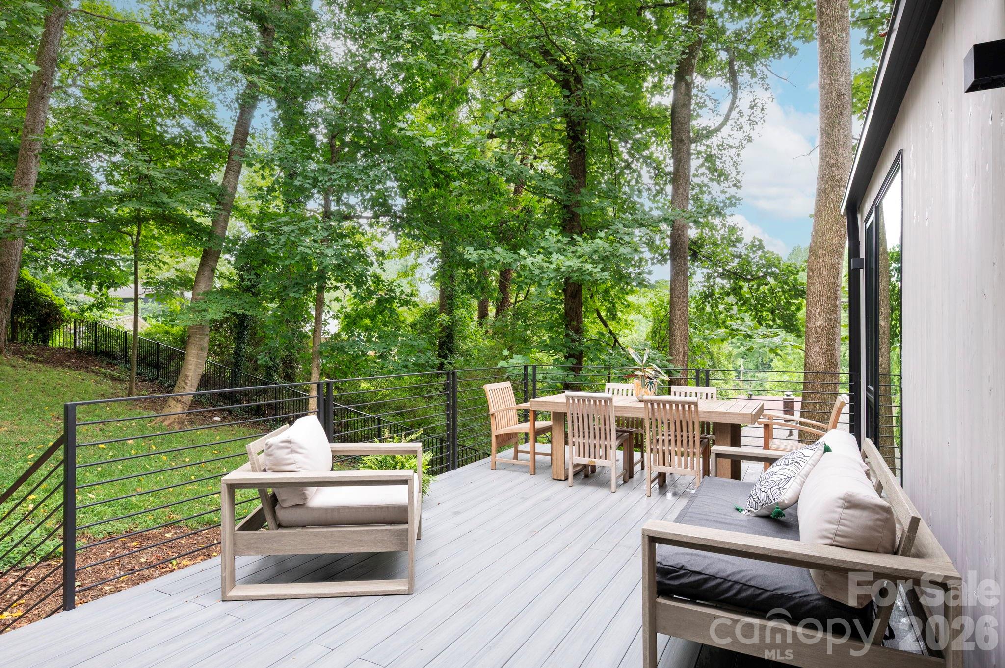 190 Rumbough Place Property Photo 4