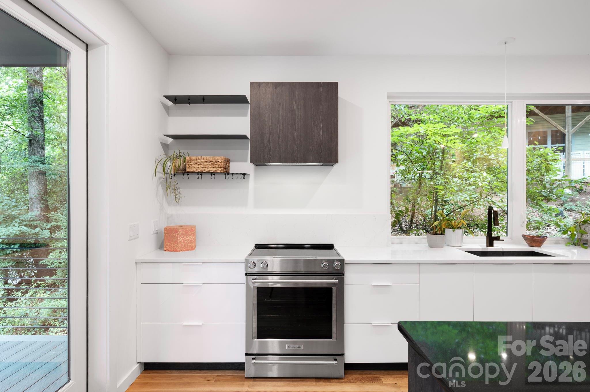 190 Rumbough Place Property Photo 10