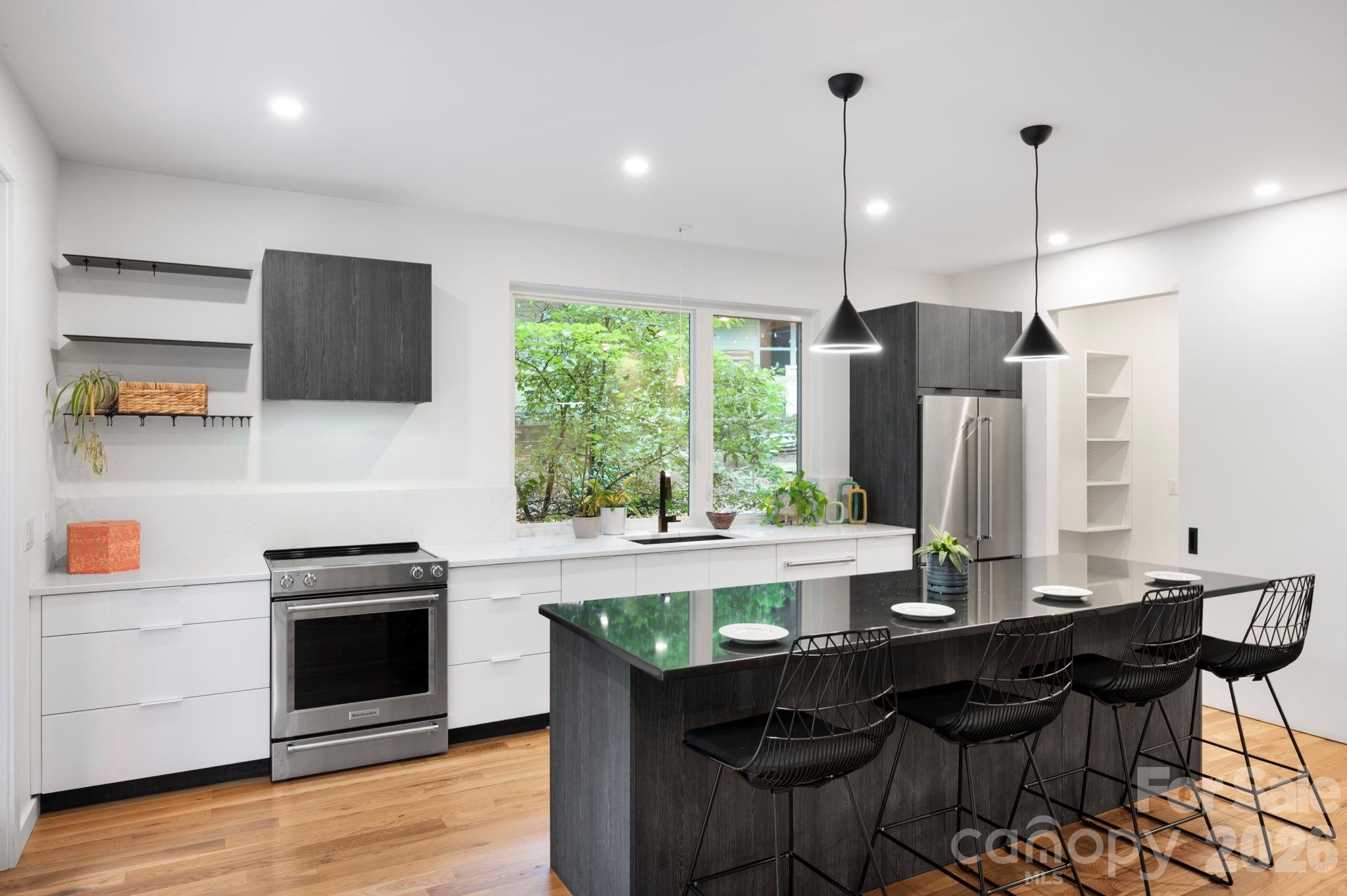 190 Rumbough Place Property Photo 11