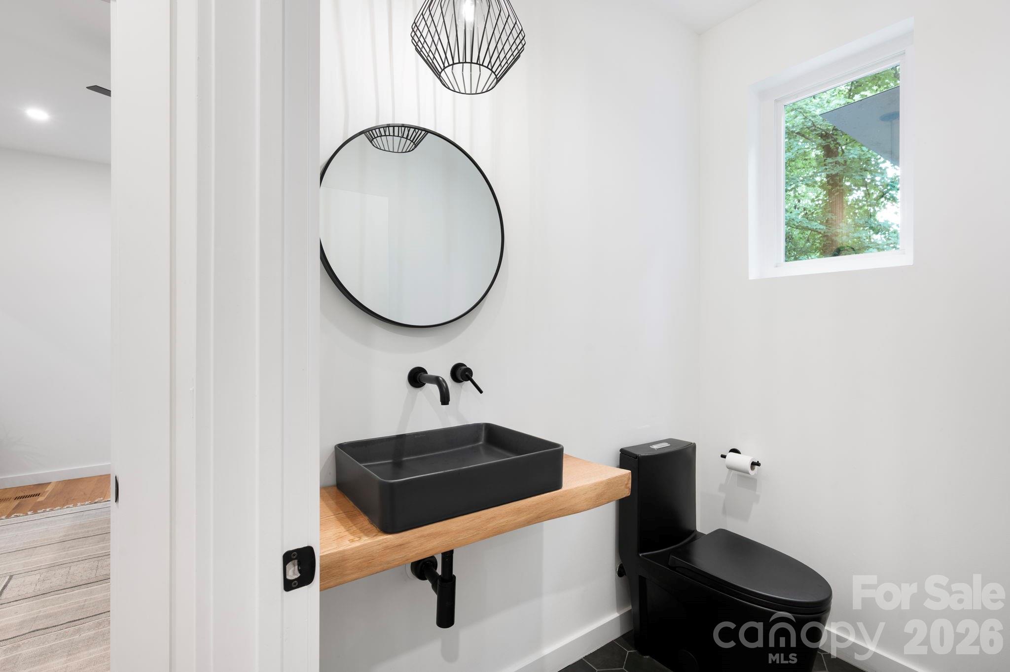 190 Rumbough Place Property Photo 17