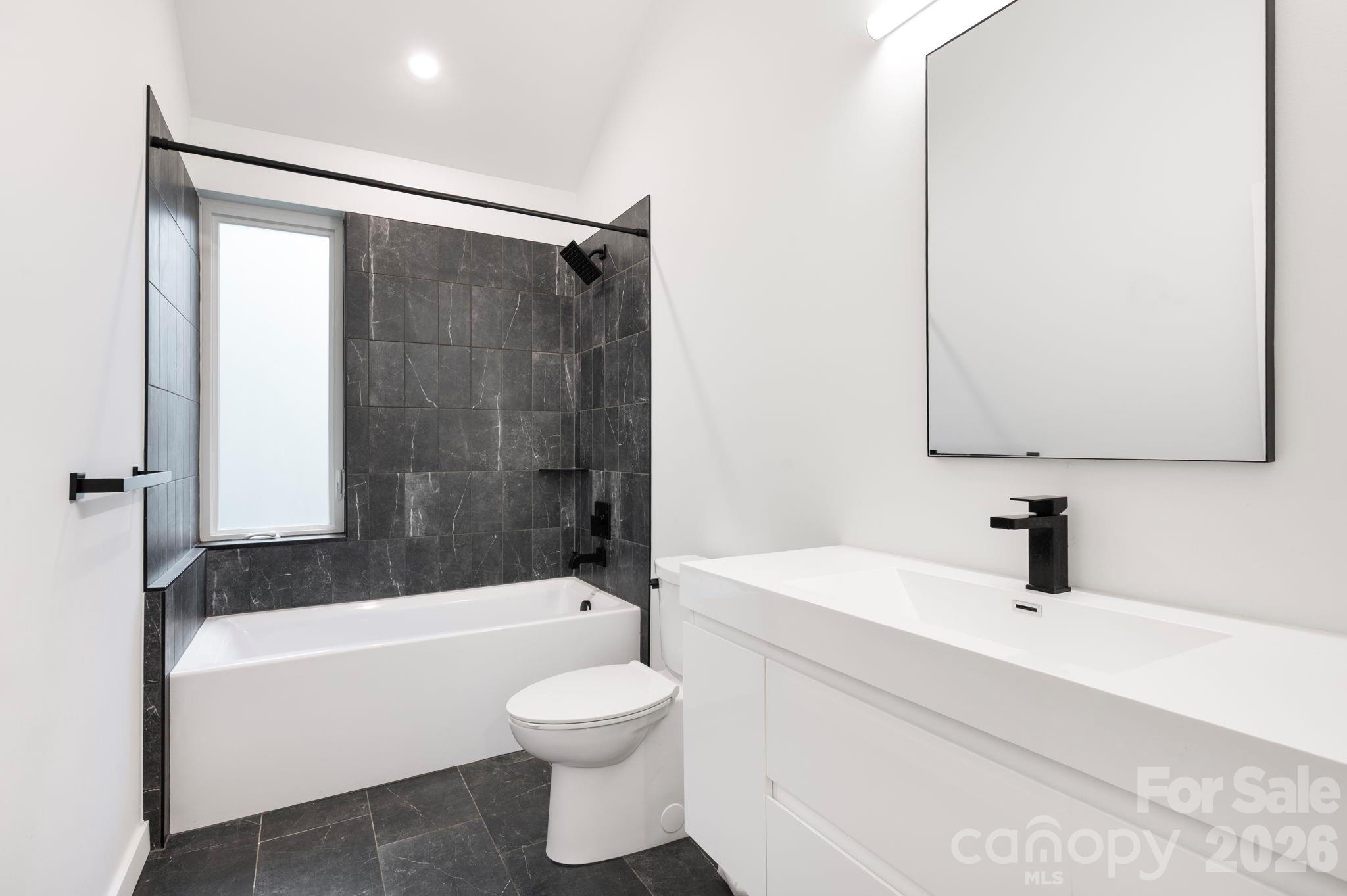 190 Rumbough Place Property Photo 23