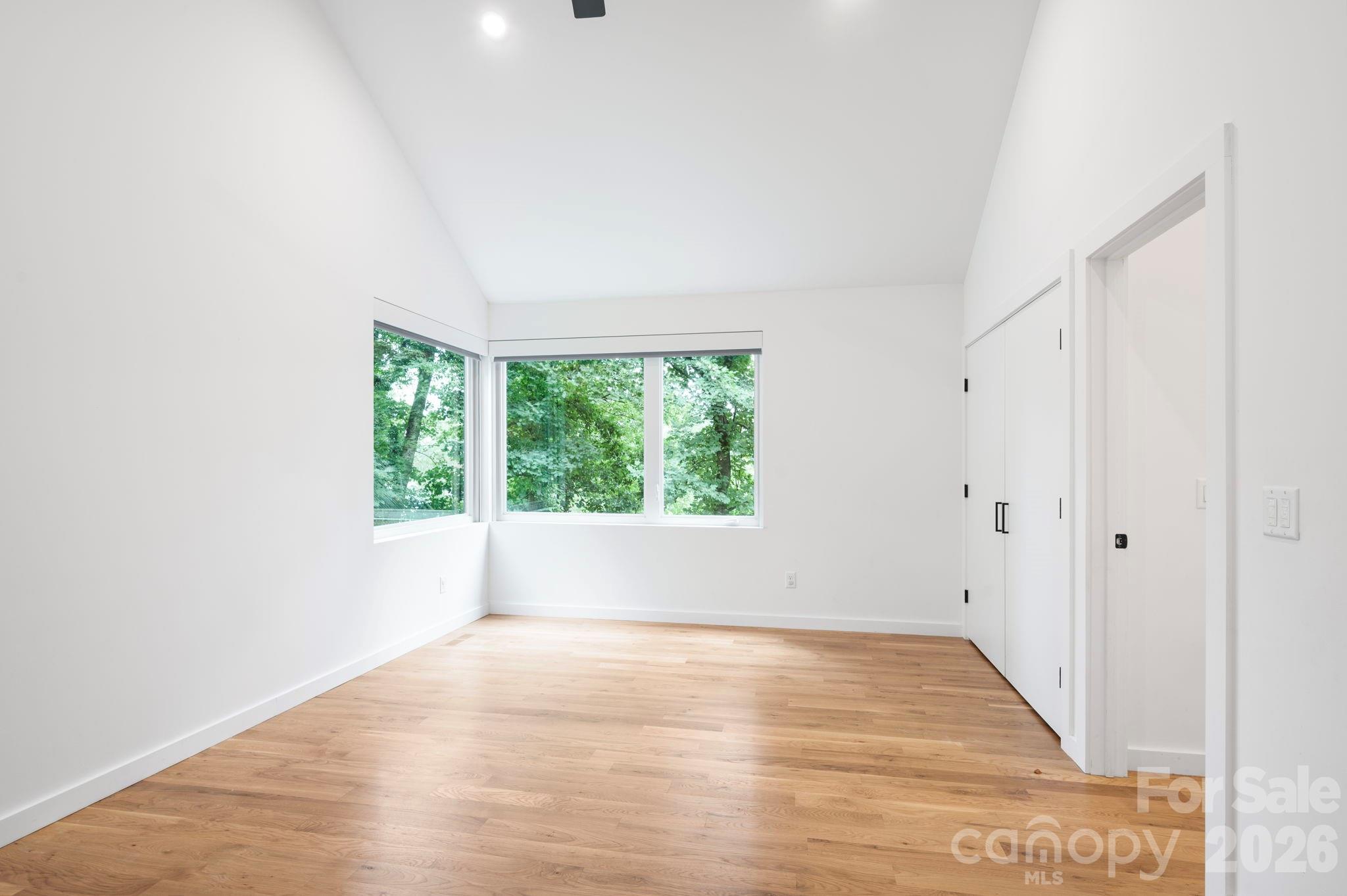 190 Rumbough Place Property Photo 27