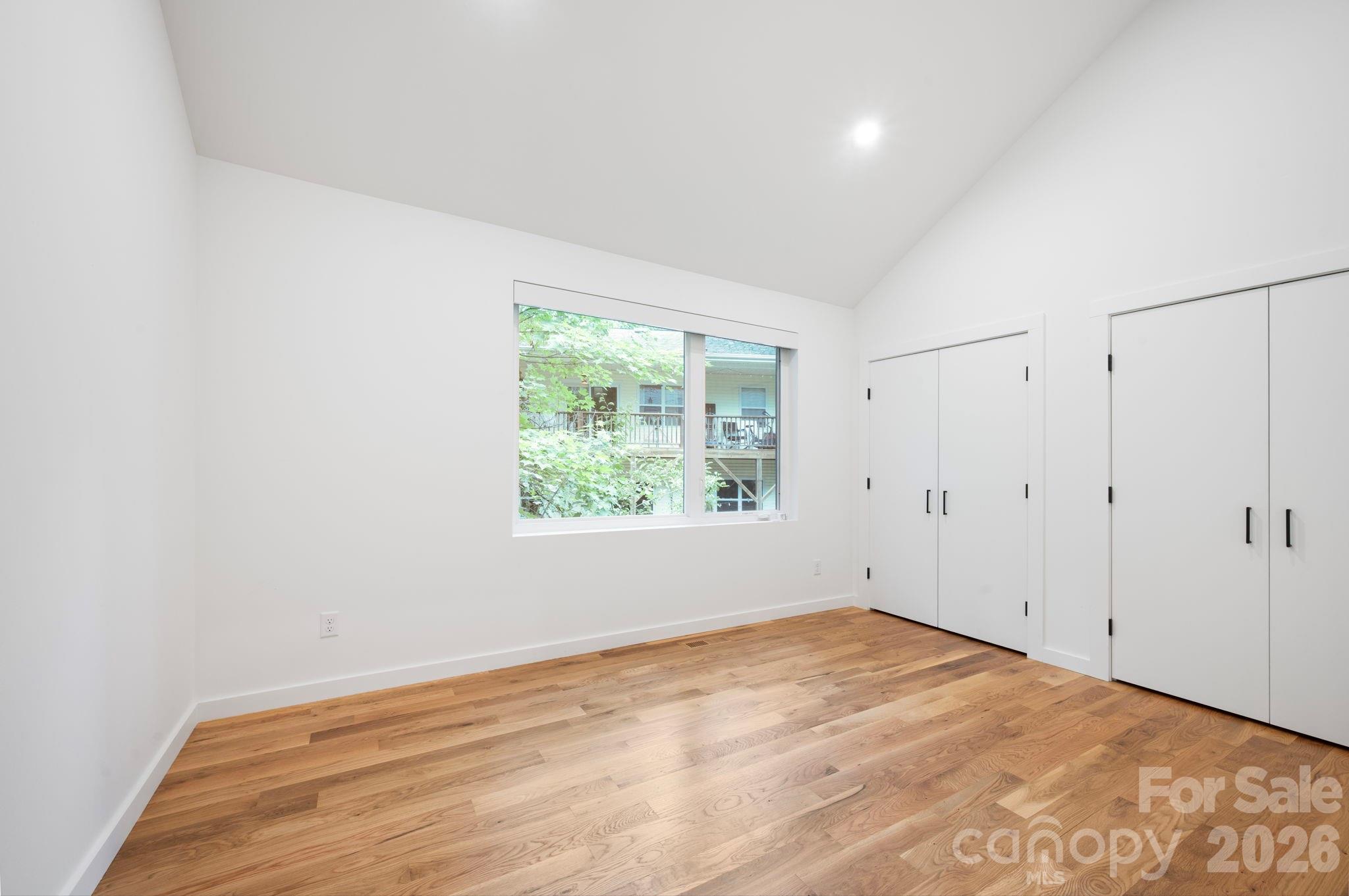 190 Rumbough Place Property Photo 29