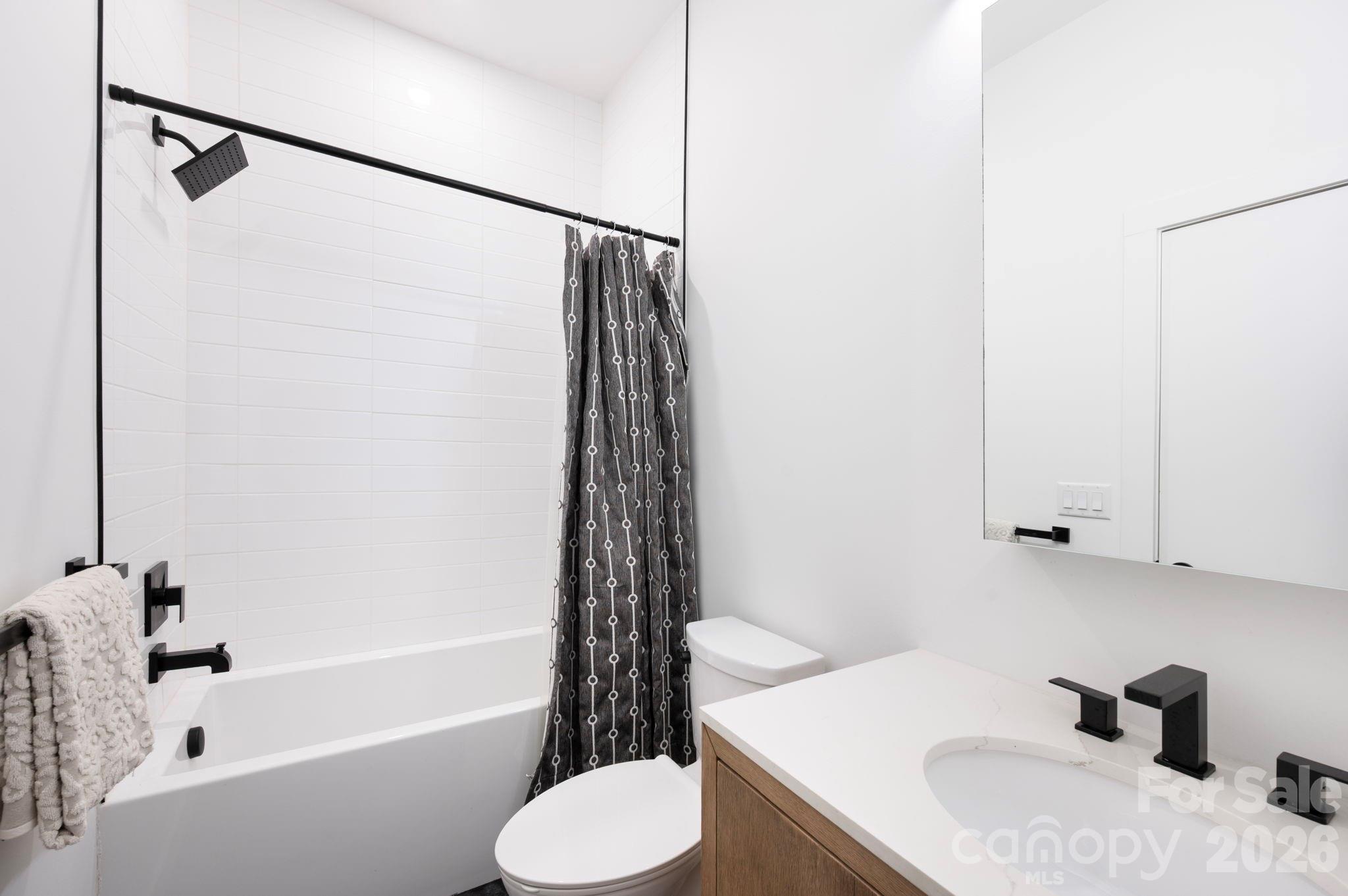 190 Rumbough Place Property Photo 36