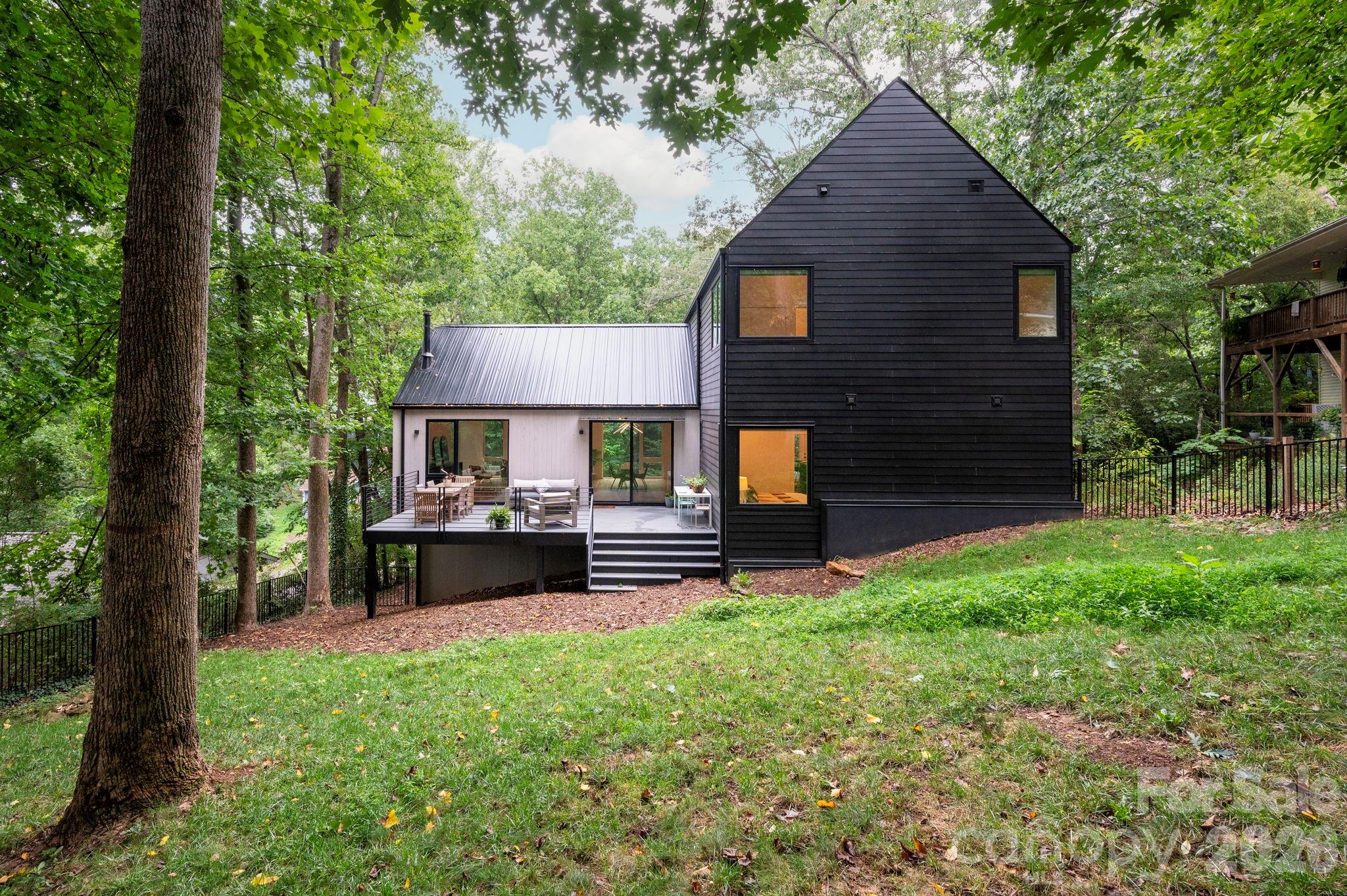 190 Rumbough Place Property Photo 39