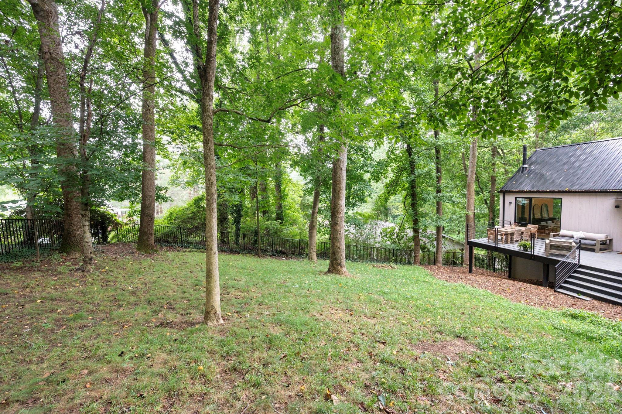 190 Rumbough Place Property Photo 41