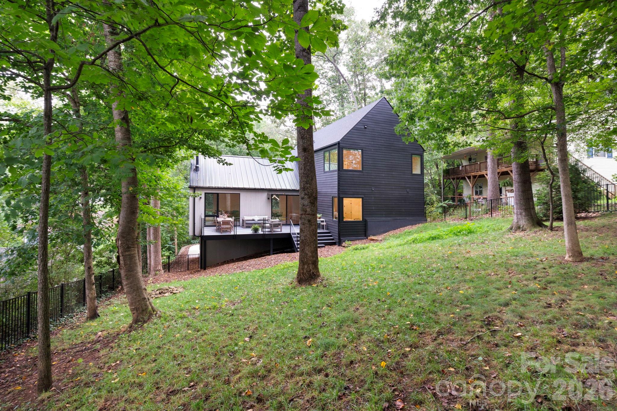 190 Rumbough Place Property Photo 42