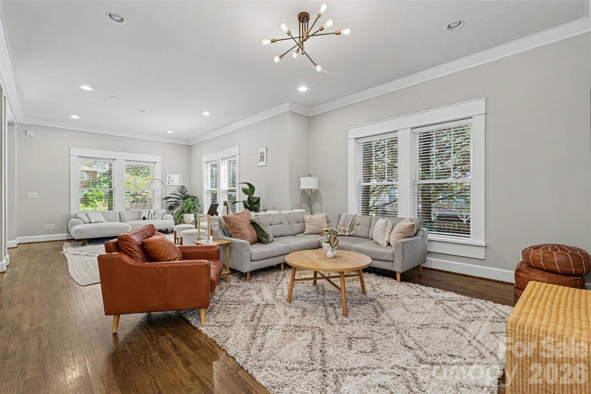 303 Sylvania Avenue Property Photo 6