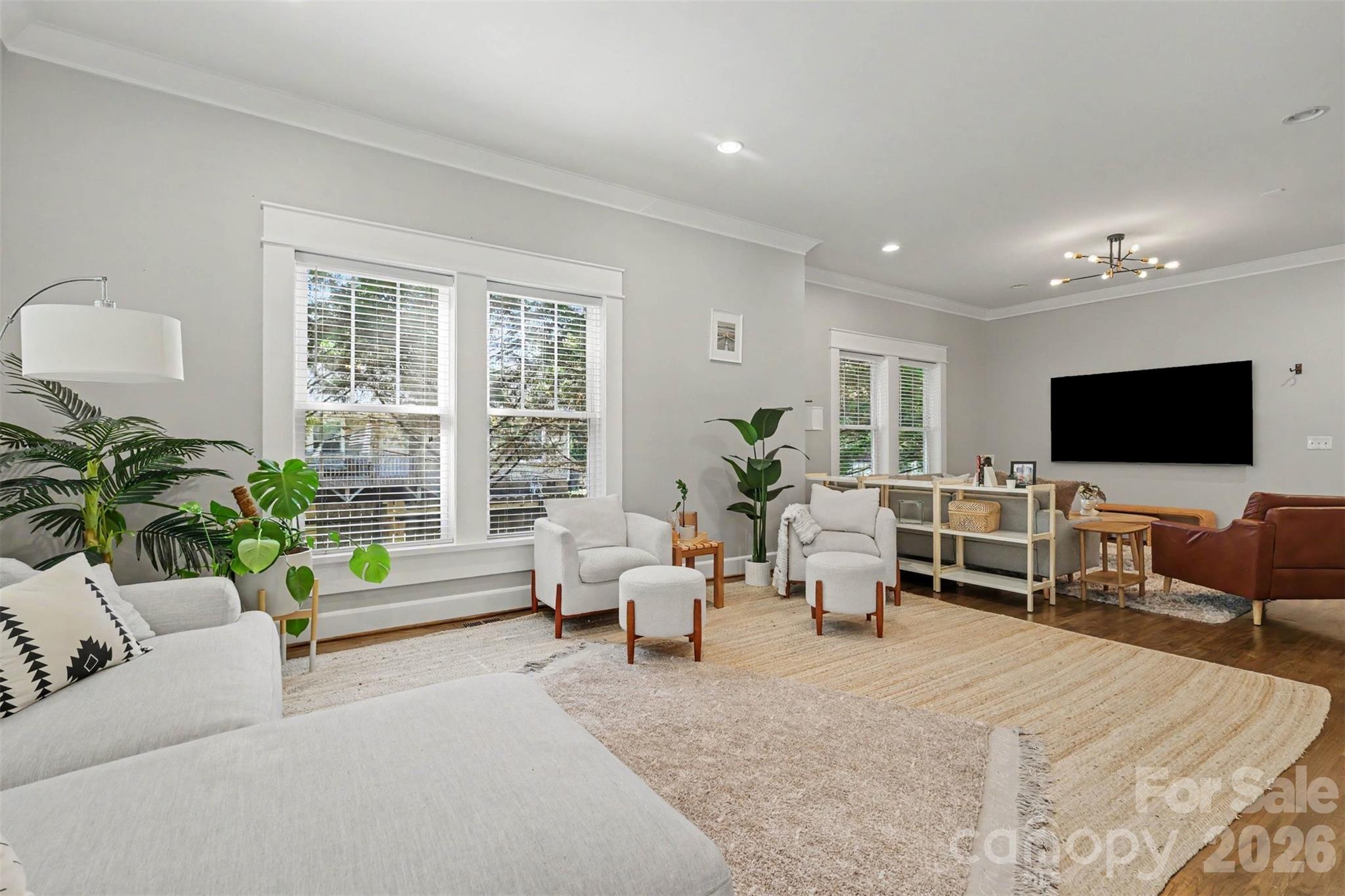 303 Sylvania Avenue Property Photo 8