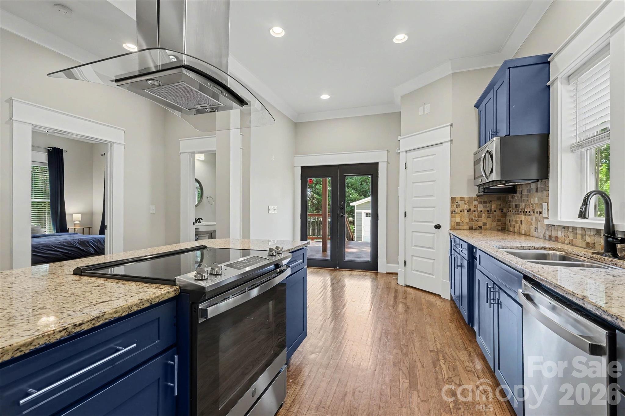 303 Sylvania Avenue Property Photo 13