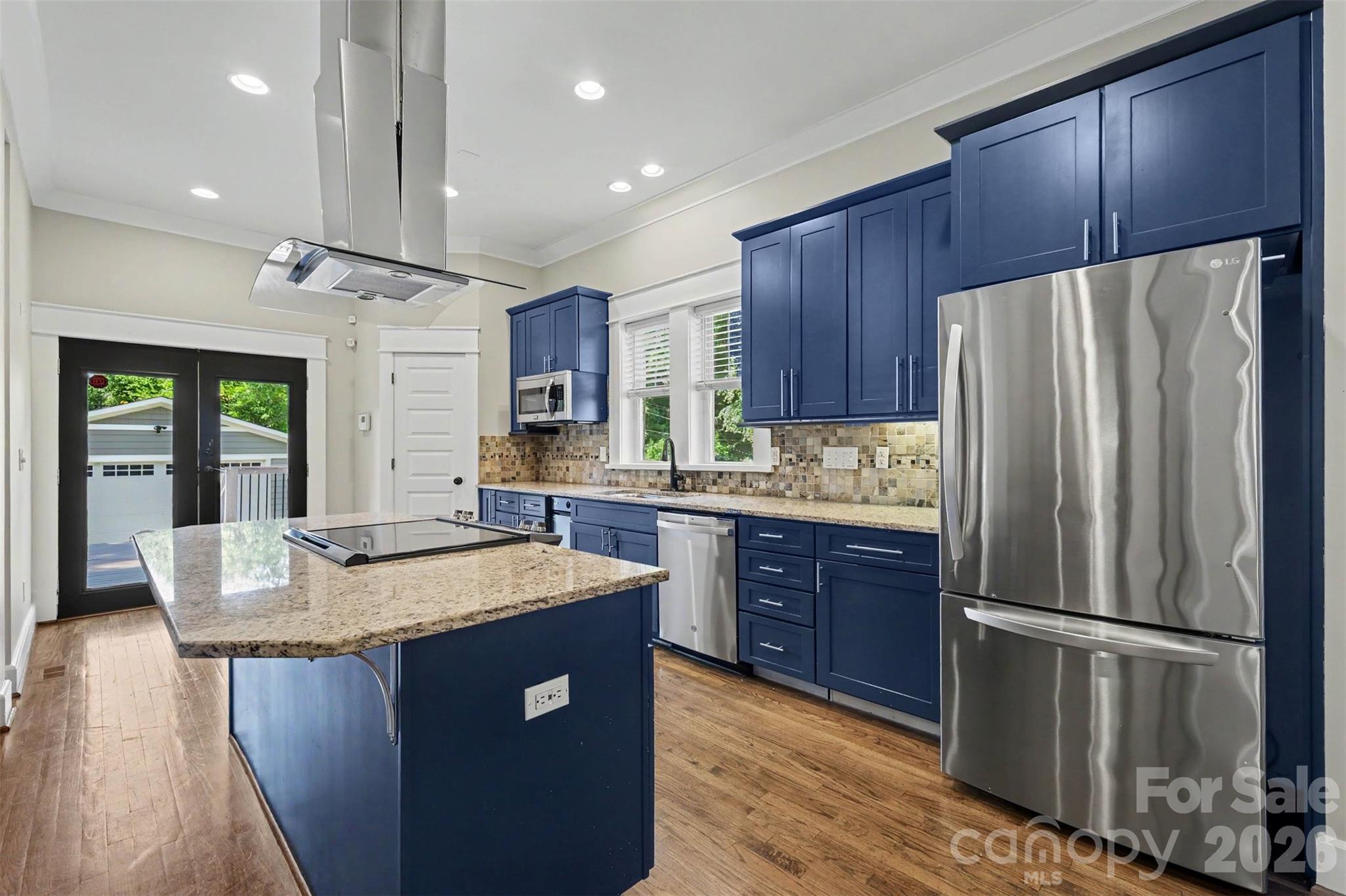 303 Sylvania Avenue Property Photo 14
