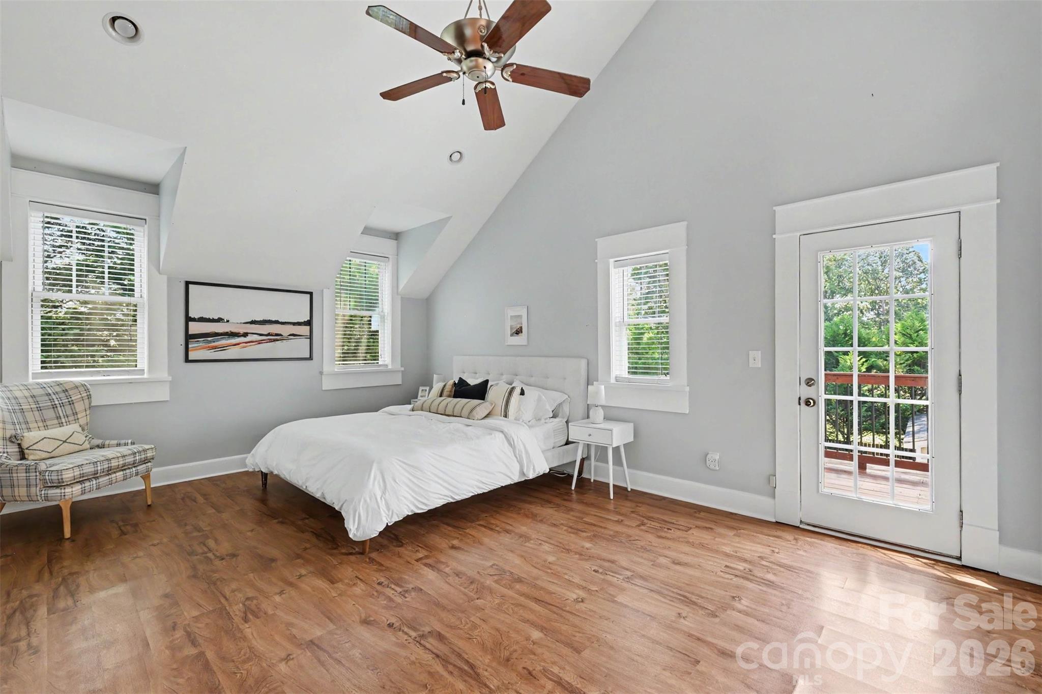 303 Sylvania Avenue Property Photo 25