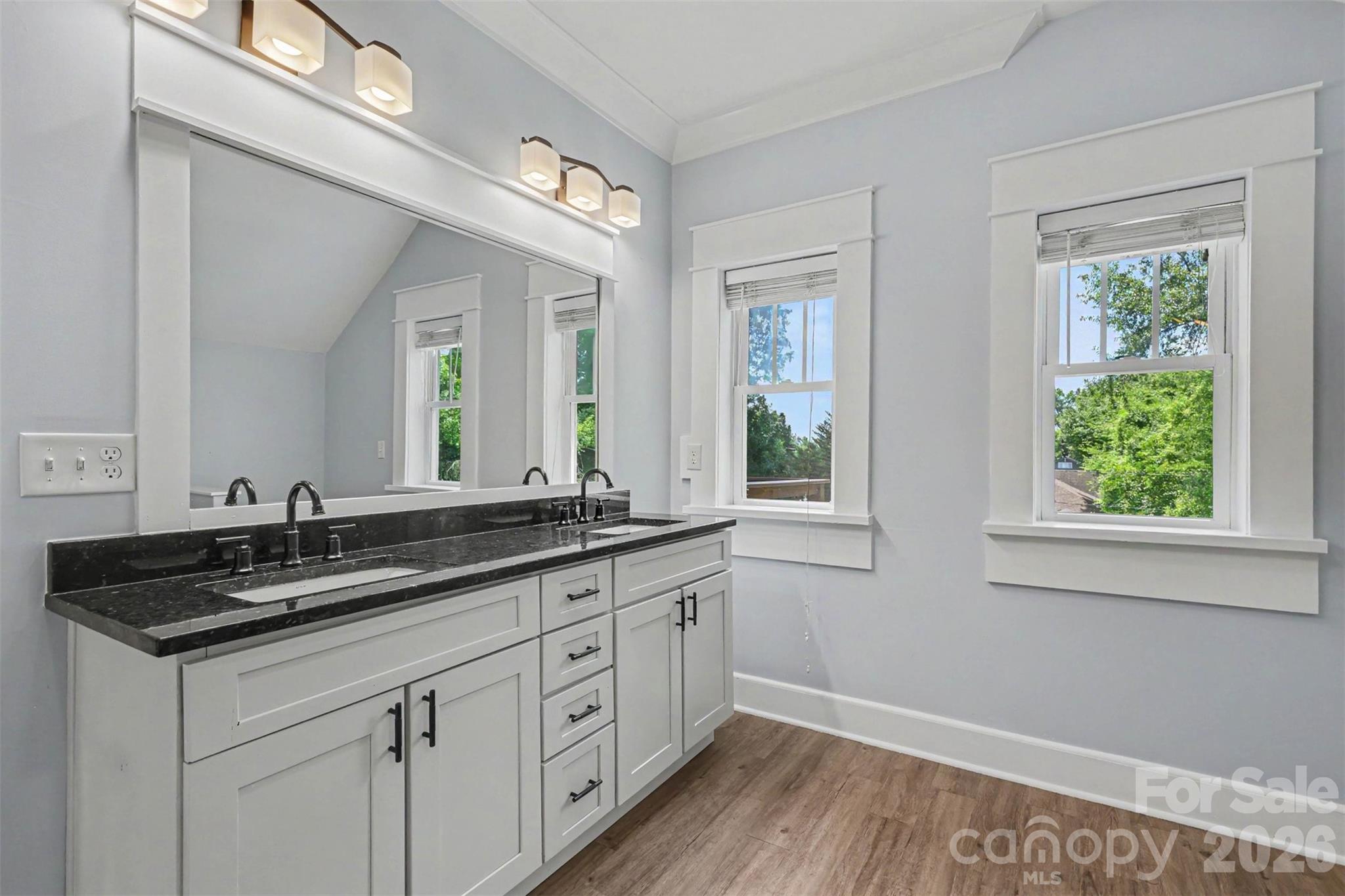 303 Sylvania Avenue Property Photo 32