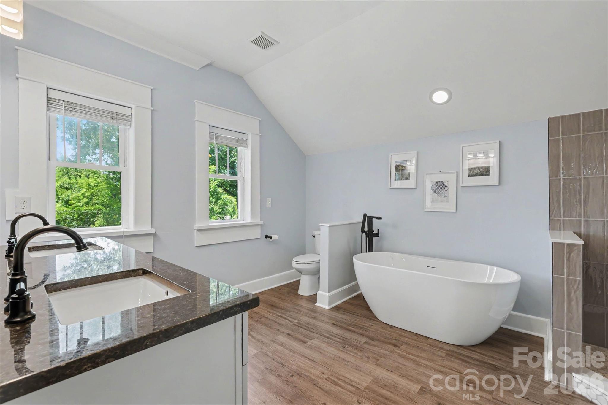 303 Sylvania Avenue Property Photo 33