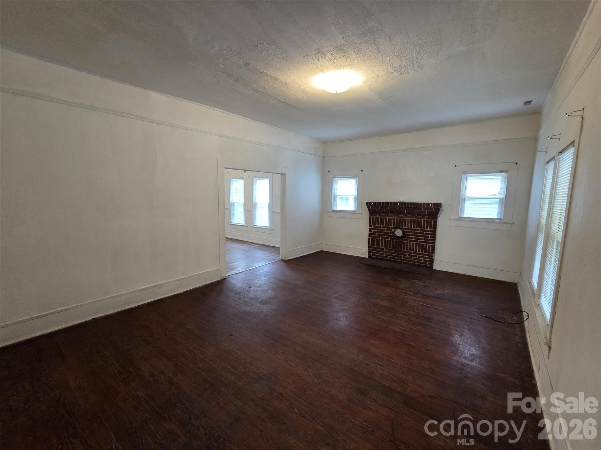 421 N Salisbury Avenue Property Photo 3