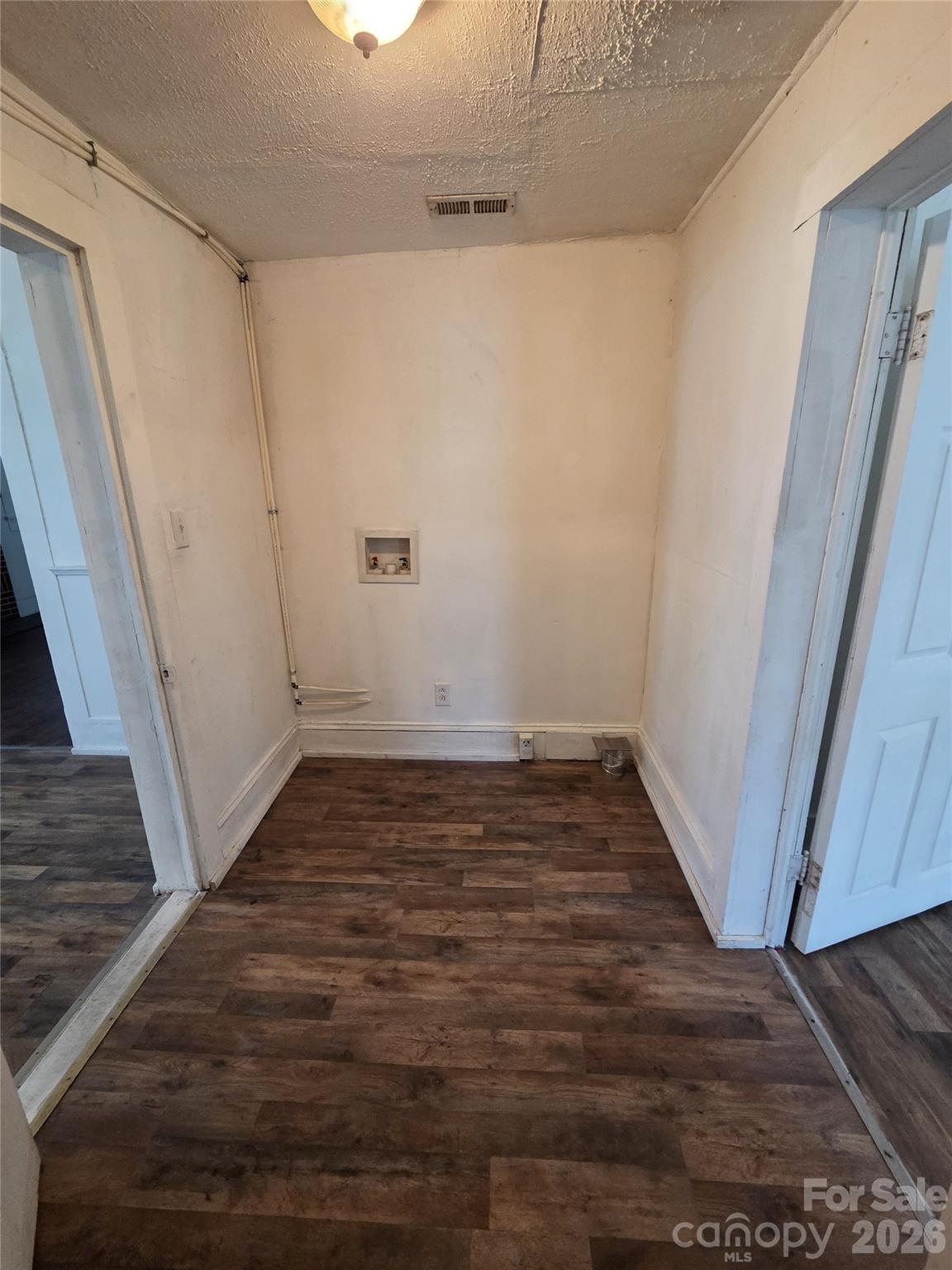 421 N Salisbury Avenue Property Photo 8