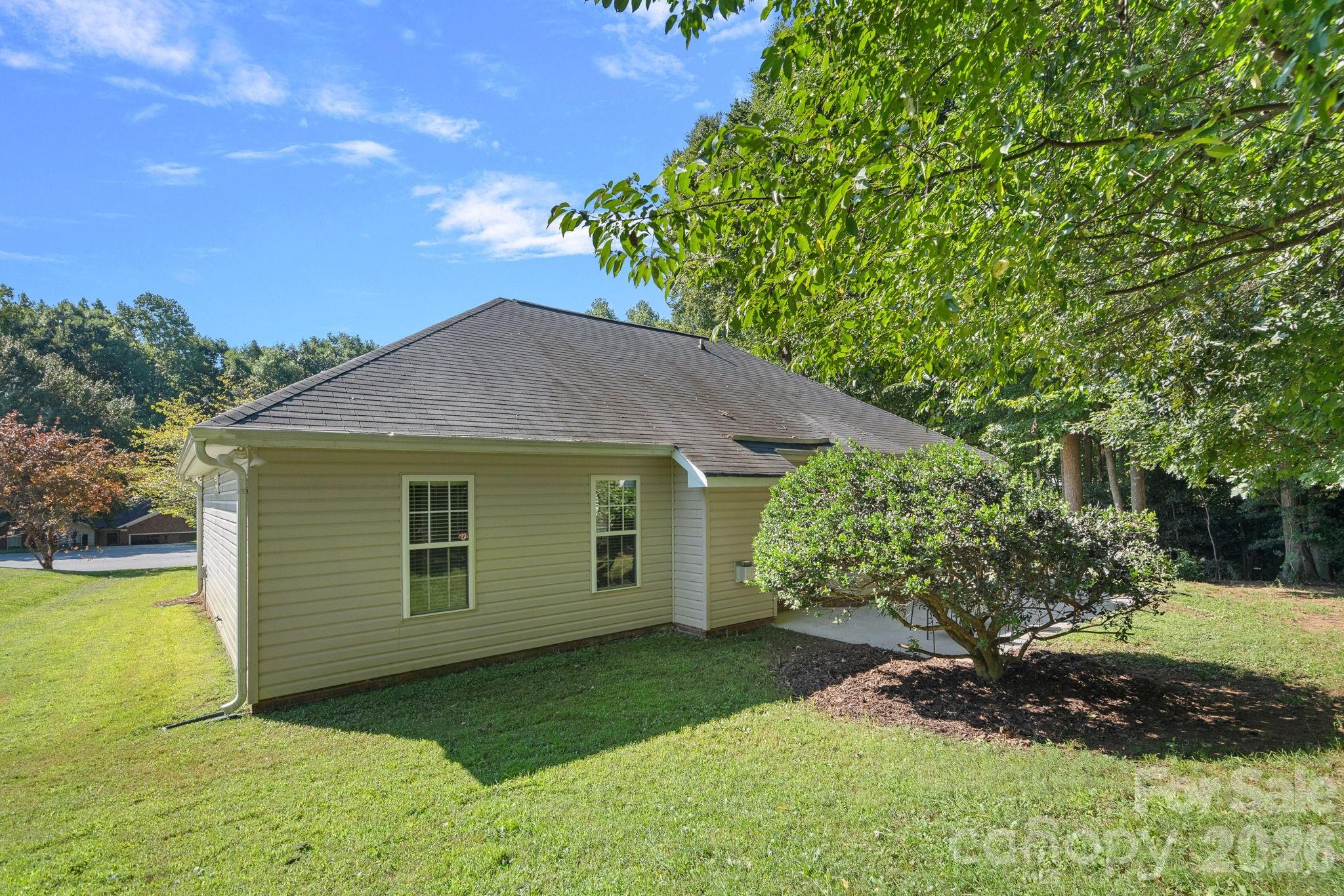 7219 Oxford Hunt Drive Property Photo 23