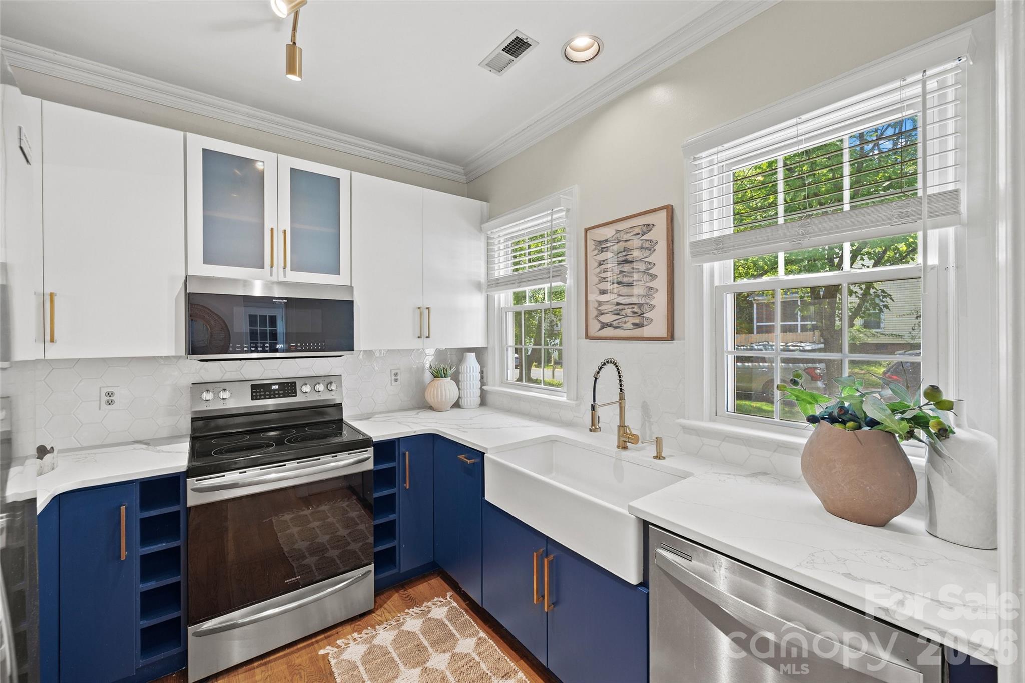 3211 Moores Glen Drive Property Photo 7
