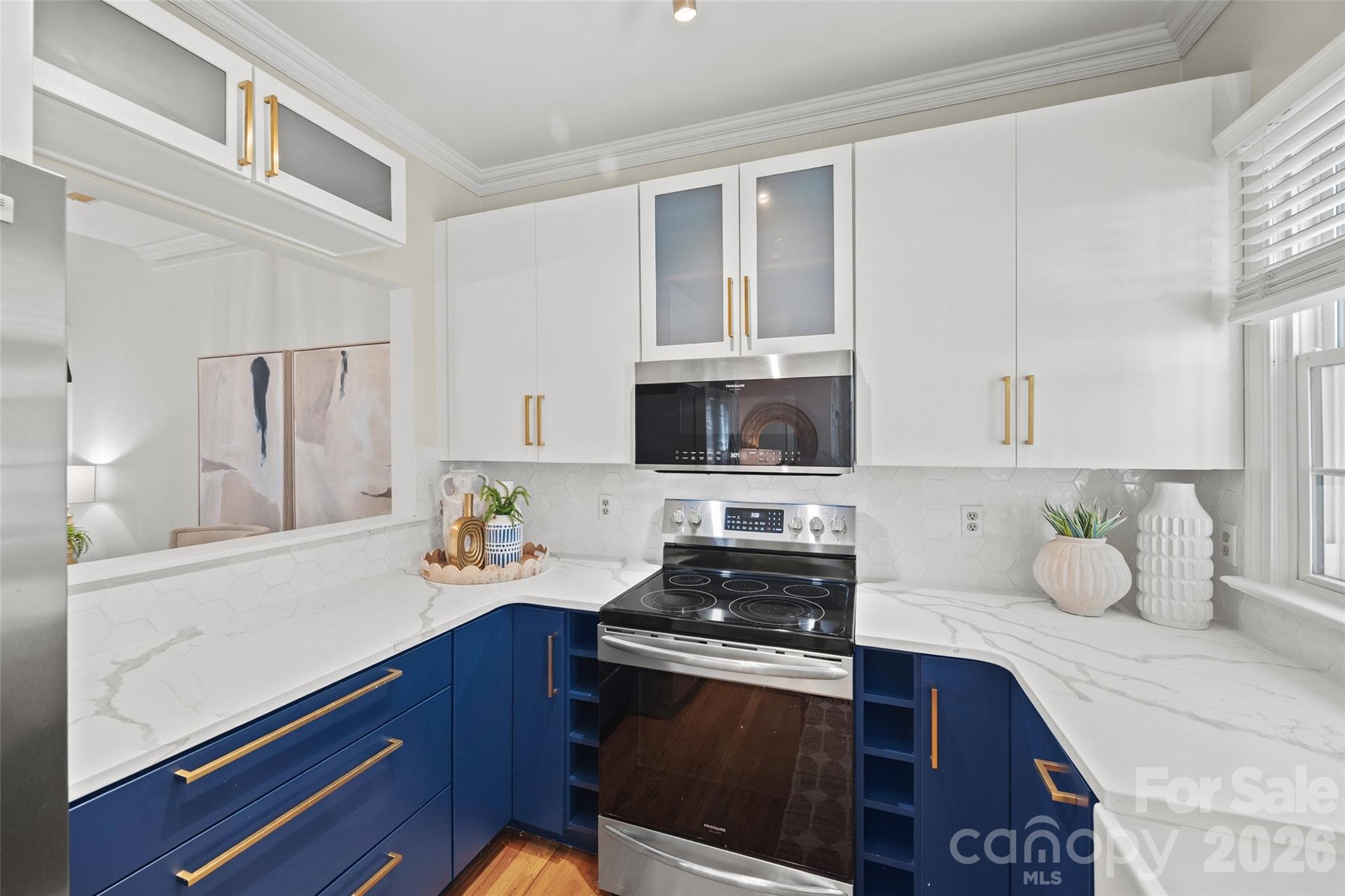 3211 Moores Glen Drive Property Photo 8