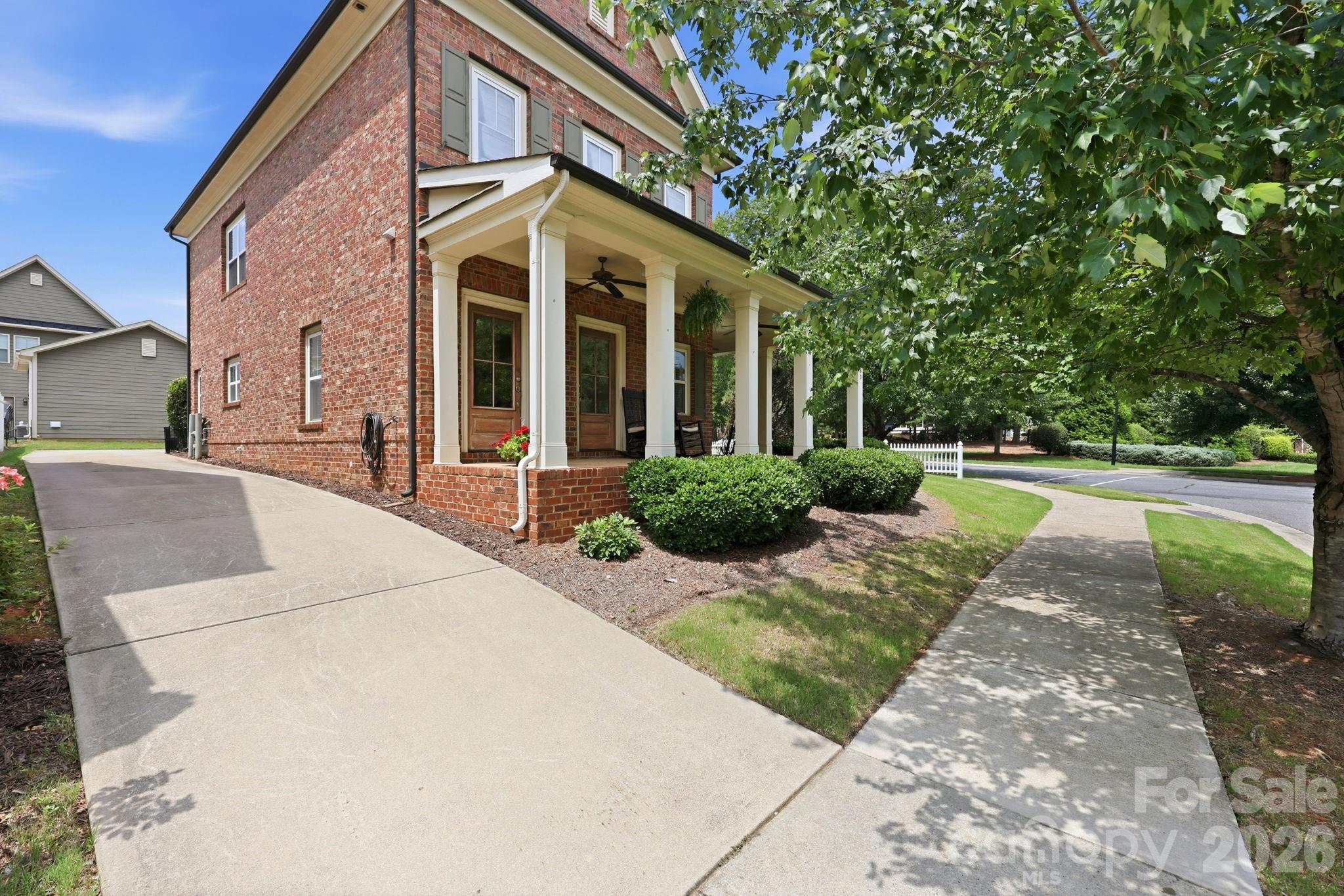 6333 Kennard Drive Property Photo 2