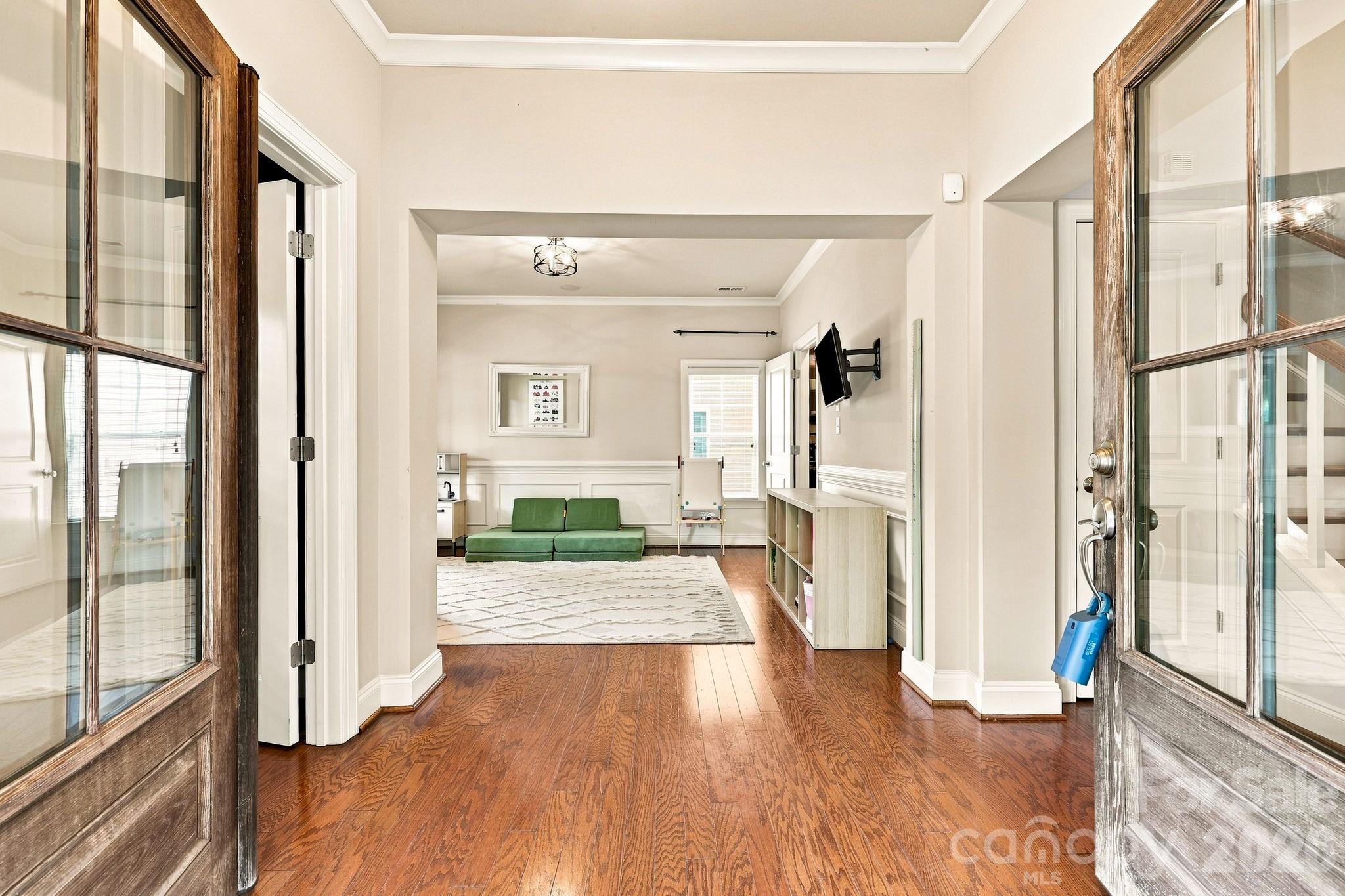 6333 Kennard Drive Property Photo 5