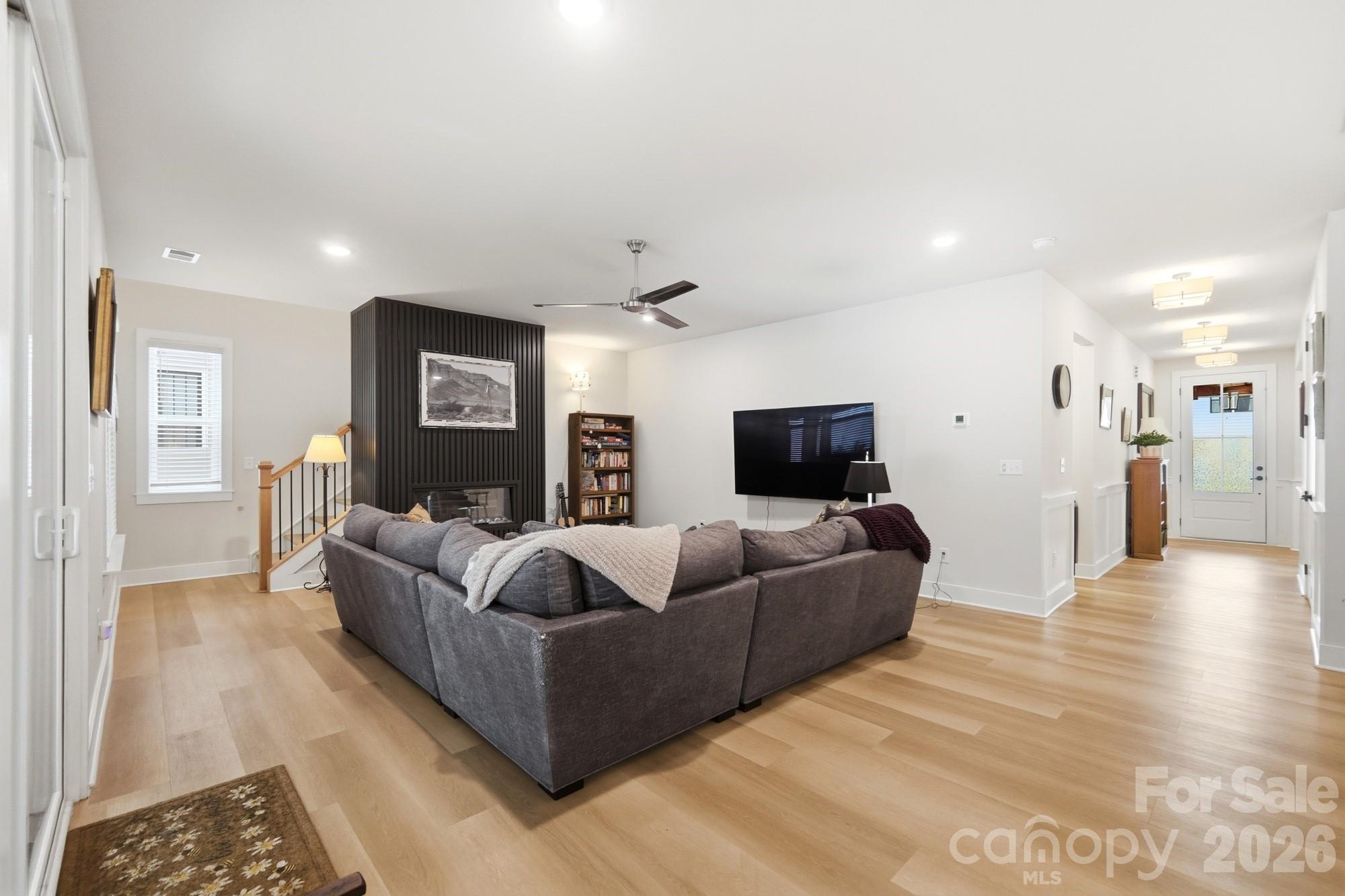 3041 Kinger Lane Property Photo 8