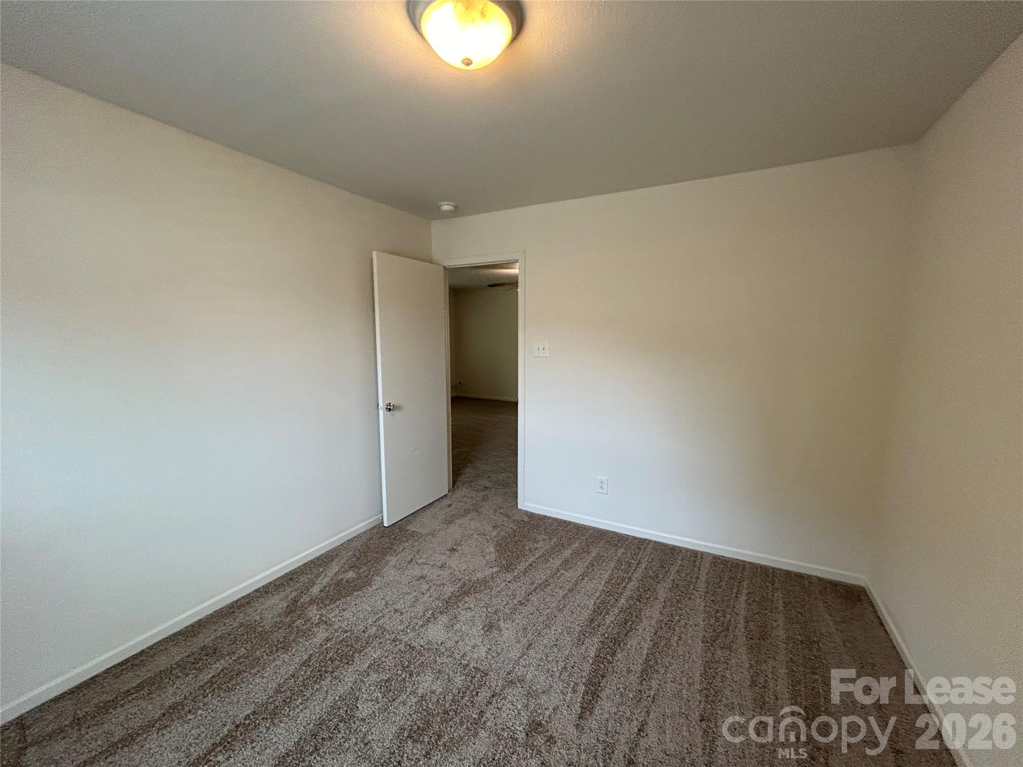 3015 Meadow Knoll Drive Property Photo 15