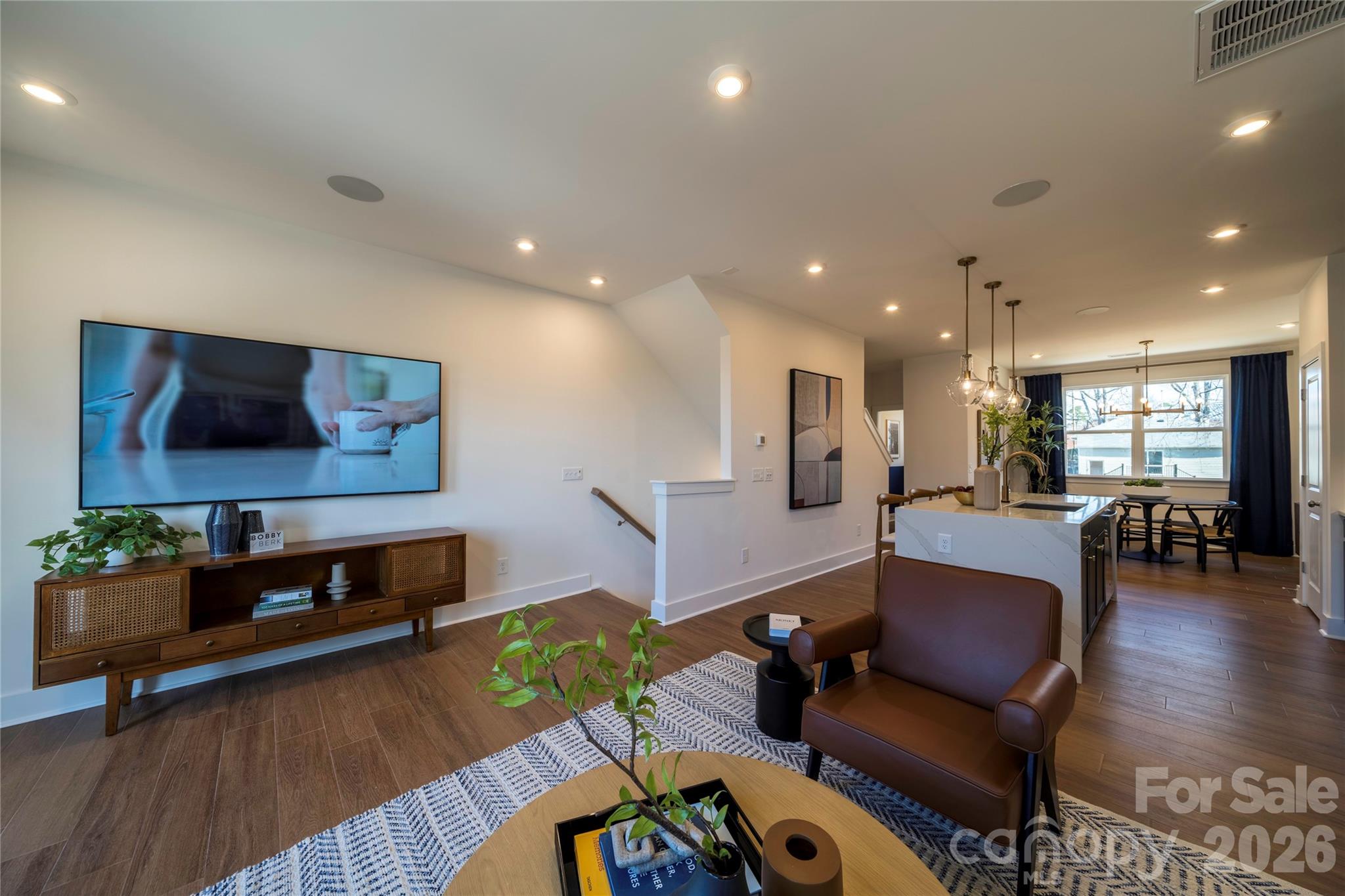 1501 Levy Way Property Photo 4
